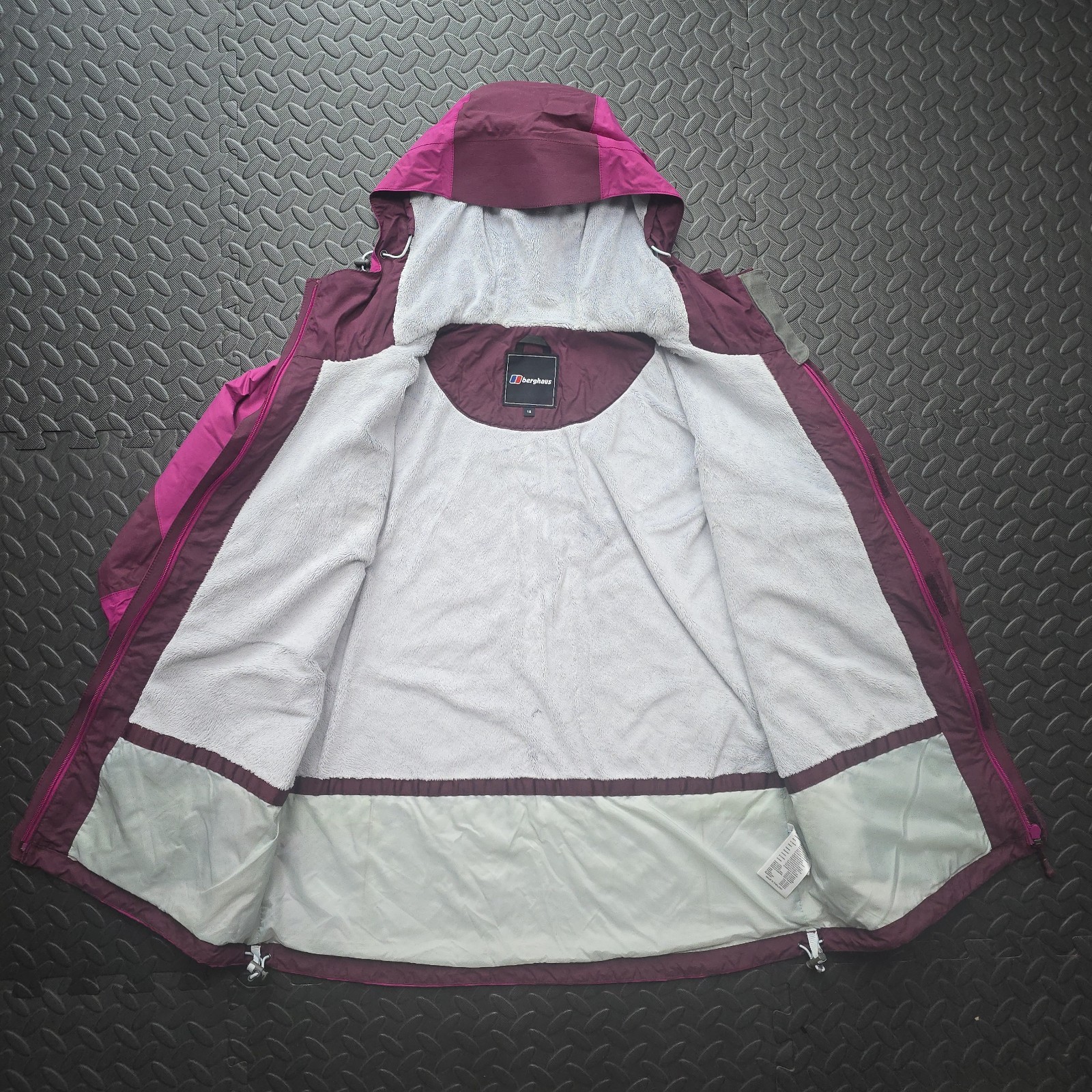 Berghaus AQ2 Waterproof Womens Jacket Lined Size UK 16 Outdoor Walking Hiking