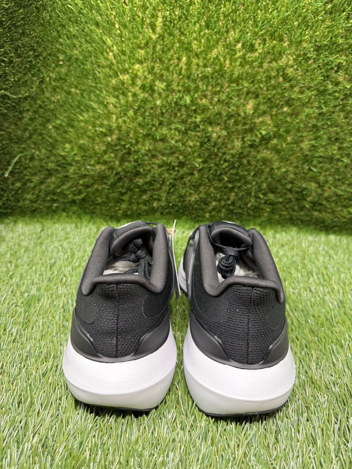 ADIDAS Ultrabounce Sneaker Black, Gray & White Running Shoes HP5796 Men’s 11