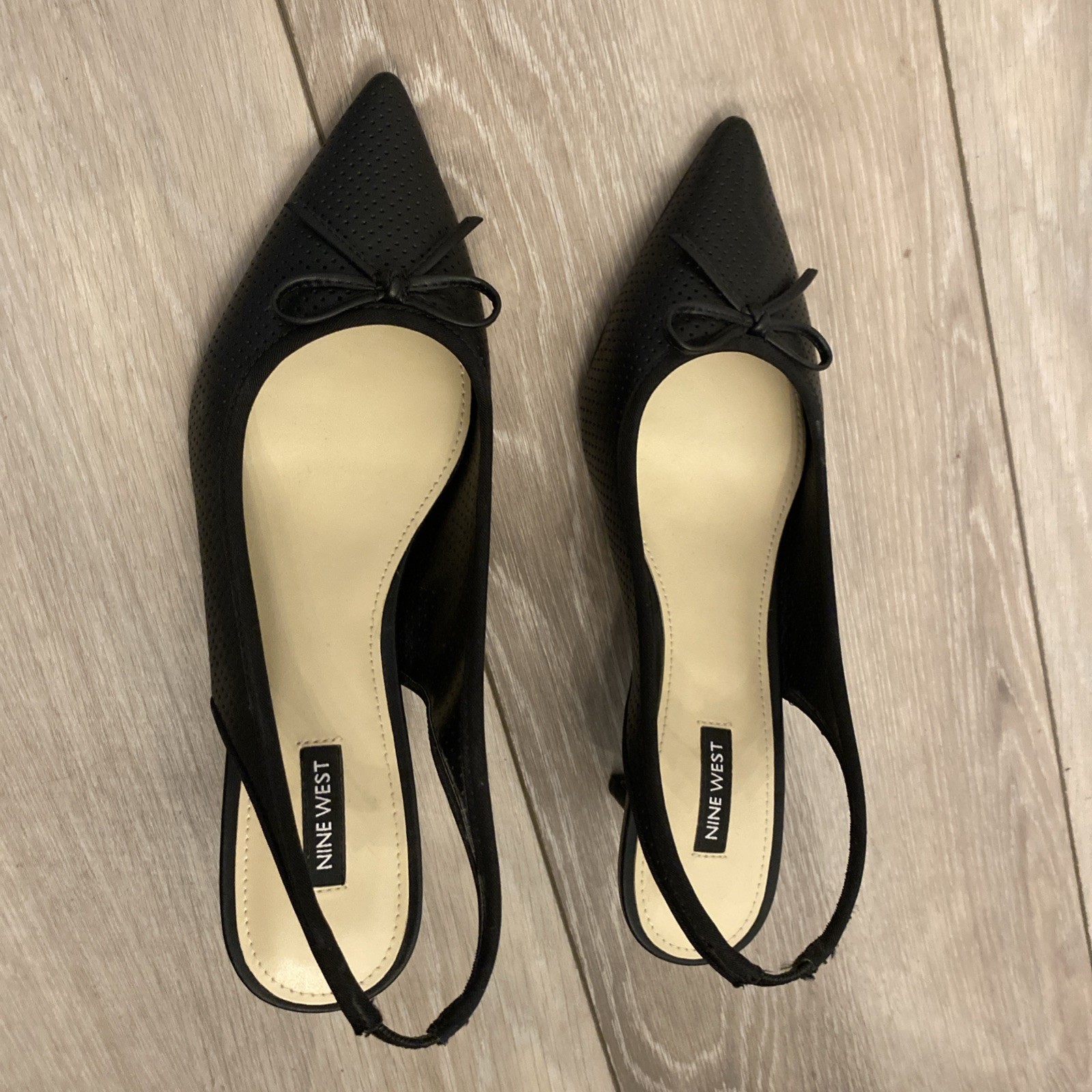 Nine West Womens Aperf Slingback Heel Black Perforated SlipOn 10M Macy’s Box