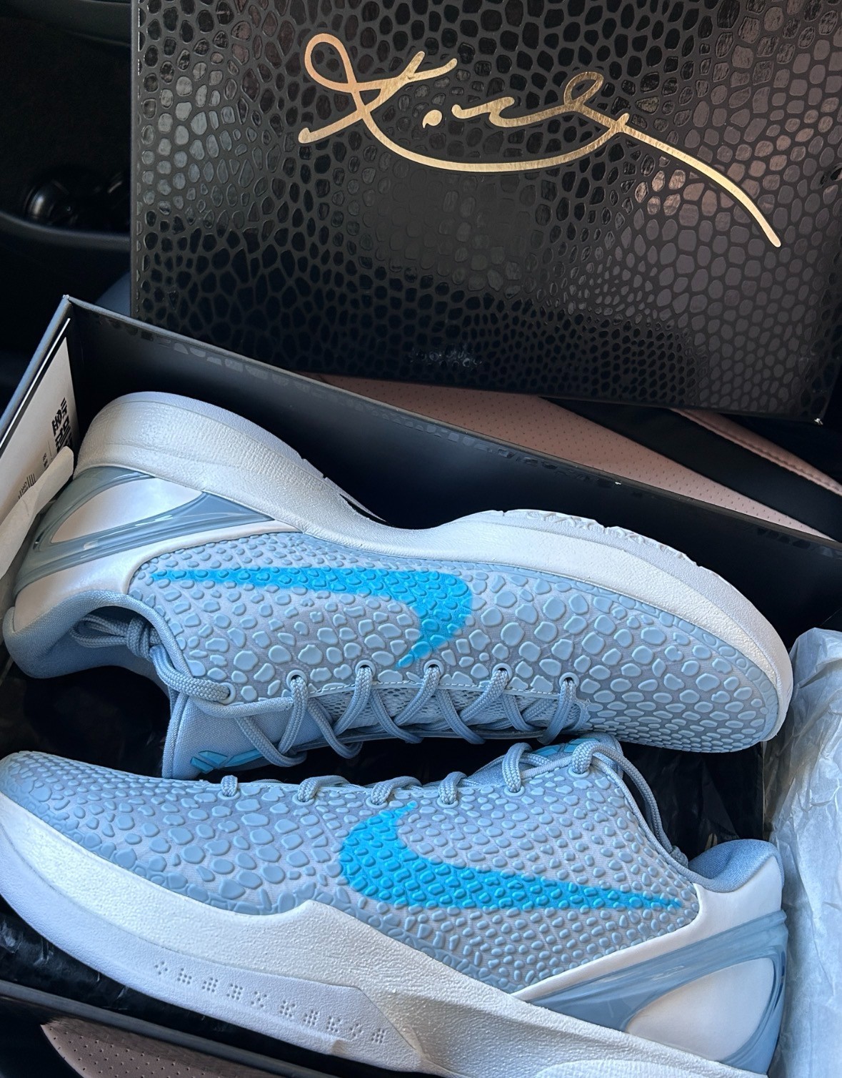 IQ3672-400 Caitlin Clark x Zoom Kobe 6 Protro ‘Light Armory Blue’ mens Size 7-12