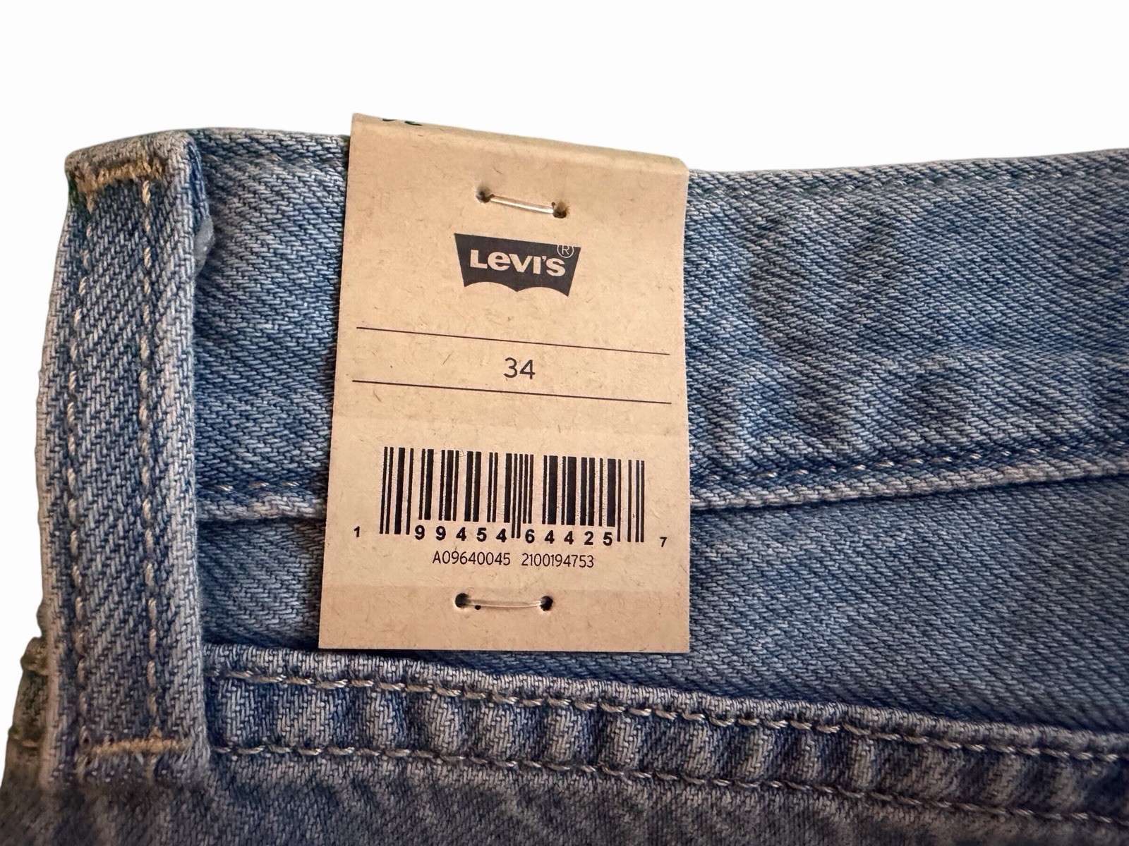 NWT Levi’s Low Pro Jeans Size 34 Light Wash Mid Rise Straight Leg Denim