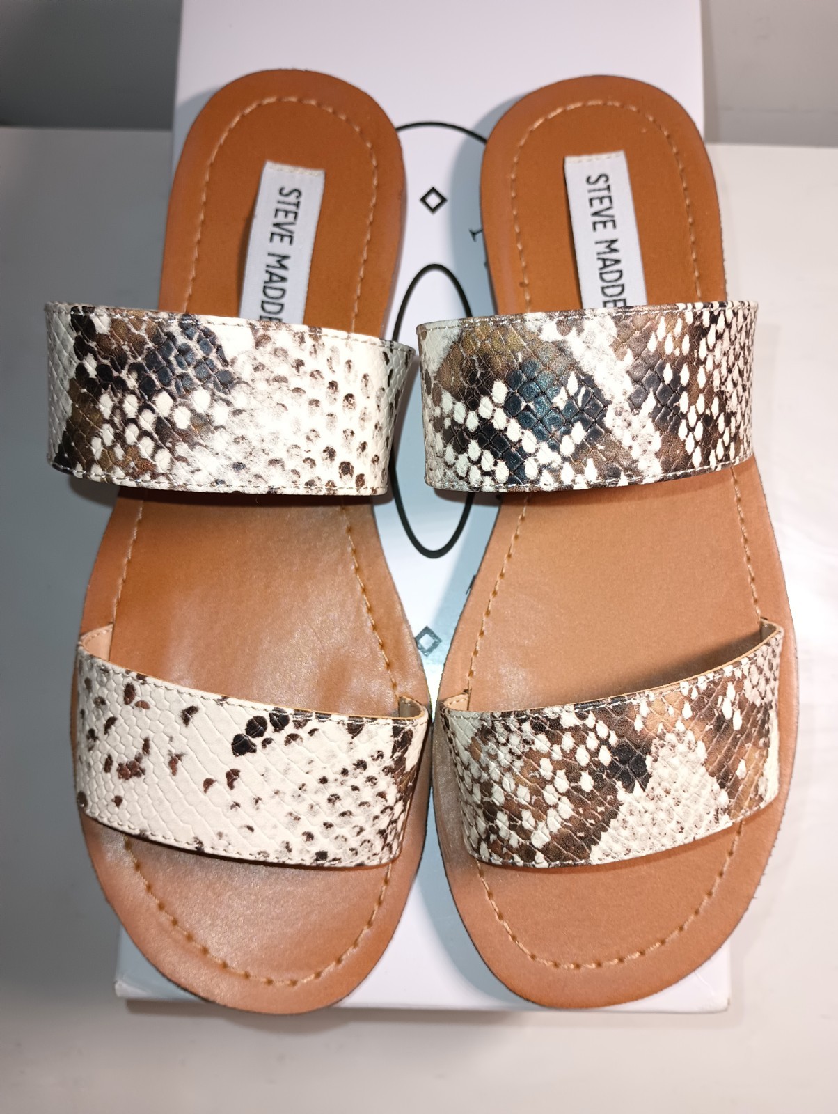 Steve Madden Rage Snake Print Flat Sandals Women’s US size 6.5 New in Box