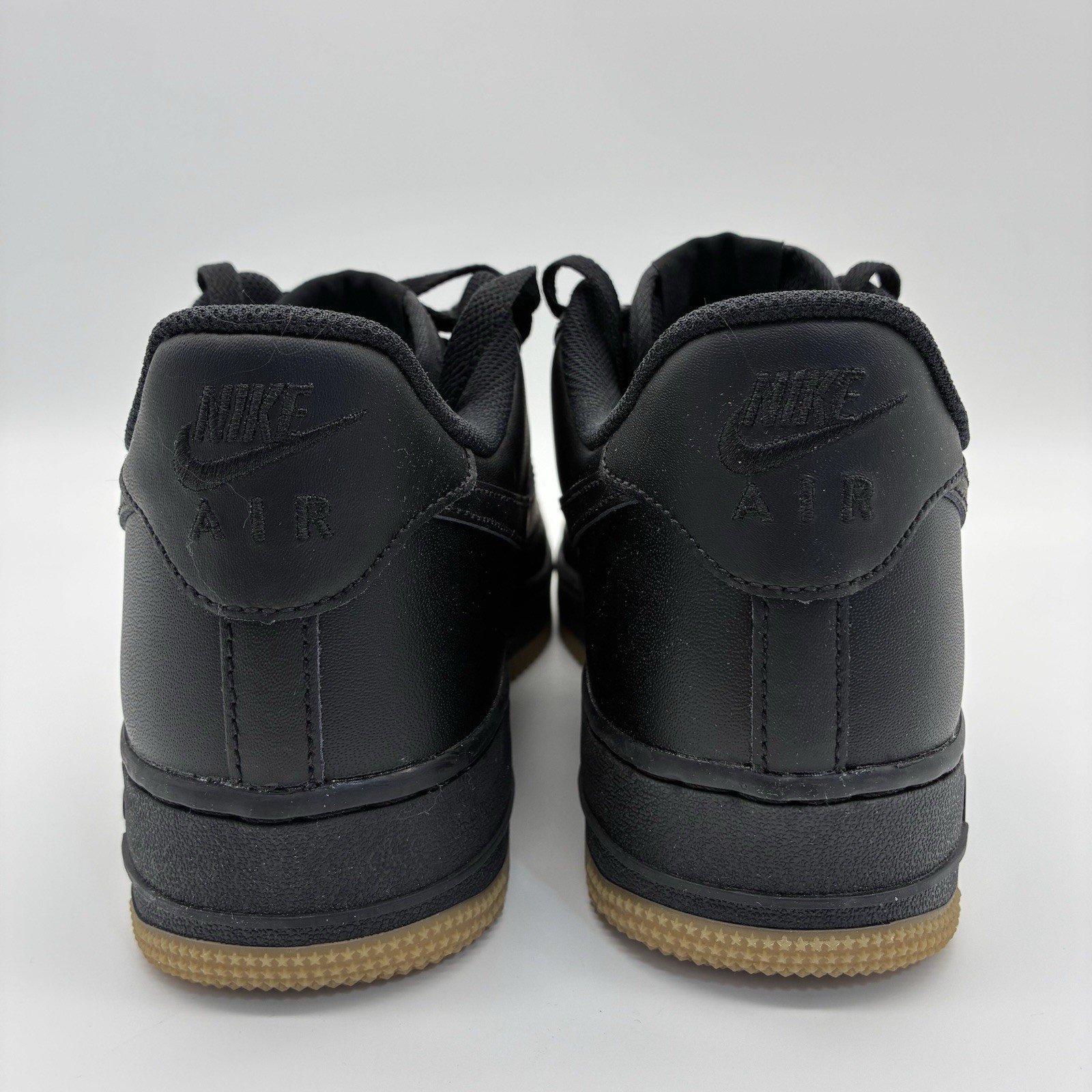 Nike Air Force 1 07 Low Black Gum DZ4404-001 NWOB Men Size 10.5