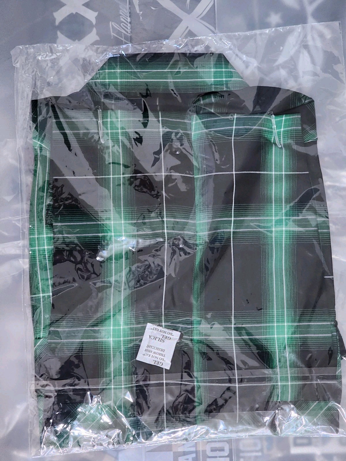 Dixxon Flannel KELLY SHORT SLEEVE BAMBOO. Men’s X-Large – New In Bag With Tags