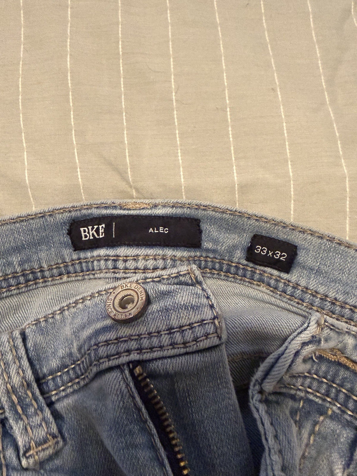 Men’s BKE Alec Straight Jeans. Light Wash 33×32