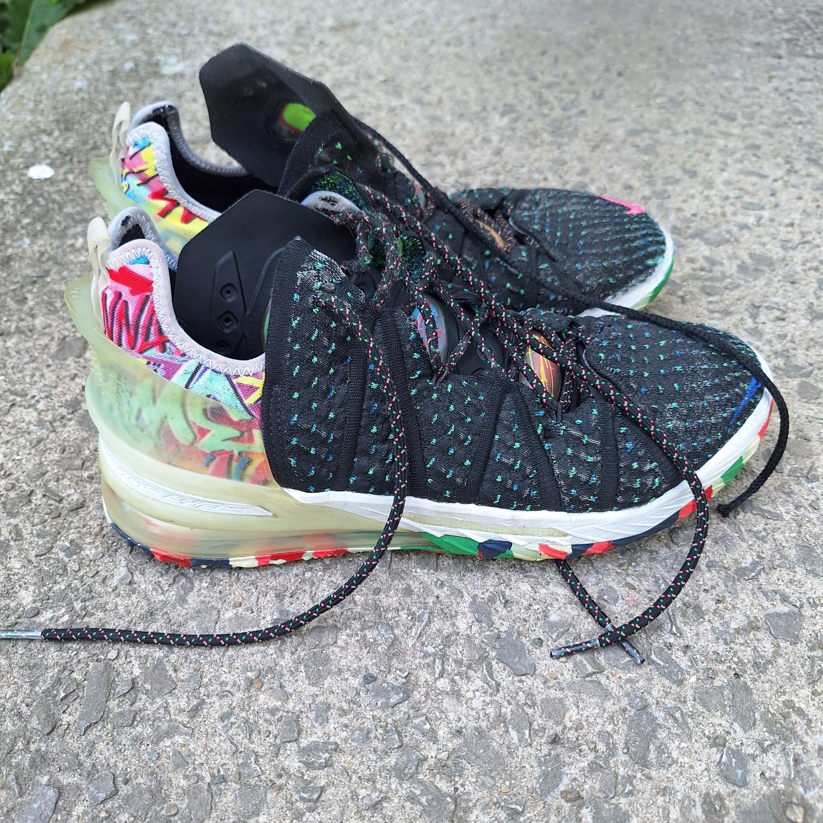 Nike LeBron 18 James Gang 2020 Graffiti Men’s Sneakers CQ9283-002 / Sz 10.5