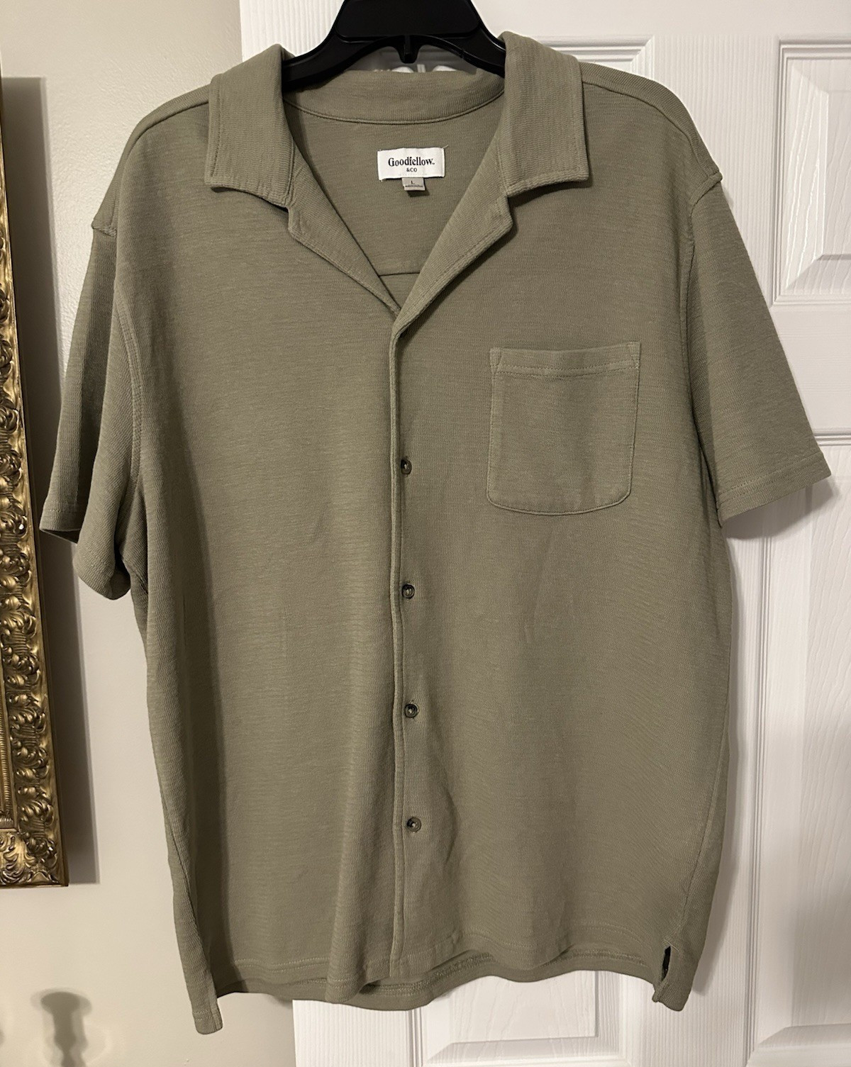 Goodfellow & Co Men’s Green Short Sleeve Button-Up Shirt with Pocket Size Large