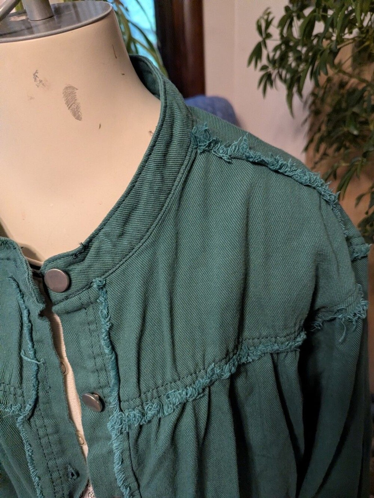 Excellent No Label DK Green Cotton Blend Denim Raw Seam Exposed Casual Shirt Lg