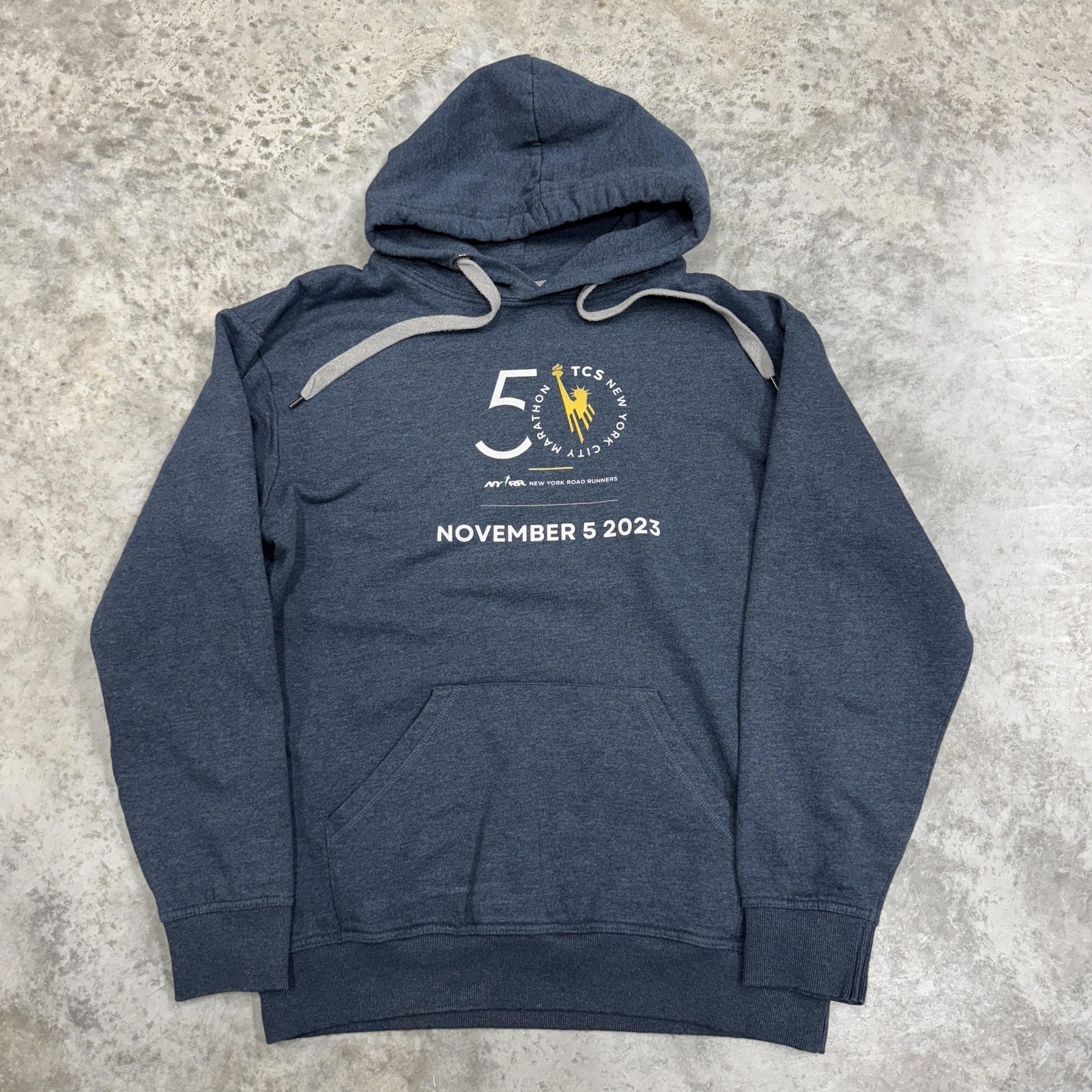 NYC Marathon Hoodie Sweatshirt Mens Large Blue TCS 2023 Pullover Fleece