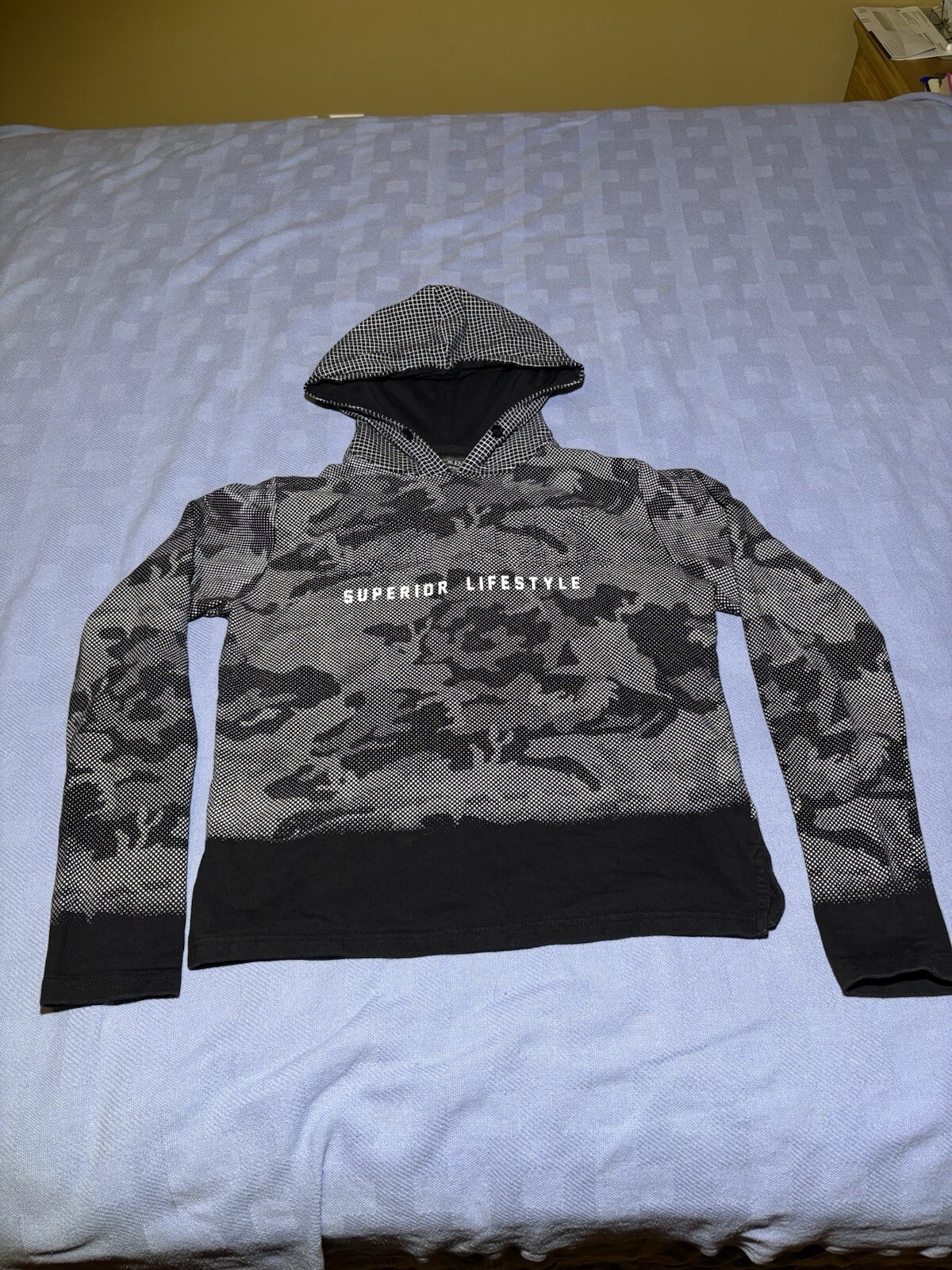 Superior Lifestyle New York Long Sleeved Hoodie Size Medium, No Draw String