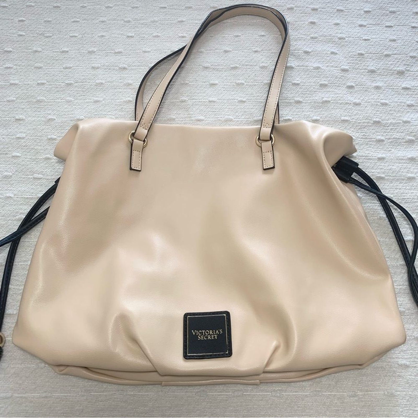 Victoria’s Secret 100% Polyurethane Solid Tan Shoulder Bag One Size