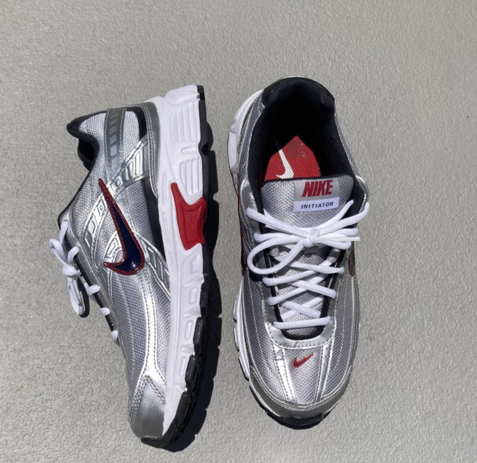 Nike Initiator Running Shoes Mens Size 9 Silver Red Navy Athletic Sneakers Y2K