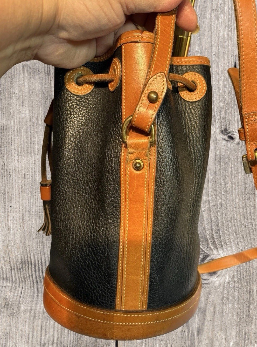 Dooney Bourke Vintage Black Small Drawstring Bucket Shoulder Bag Leather Retro