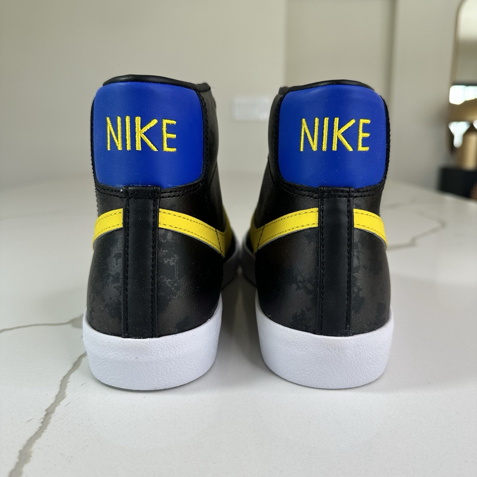 Nike Blazer Mid Peace, Love and Basketball Men’s Shoes Sz 9 (DC1414 001)