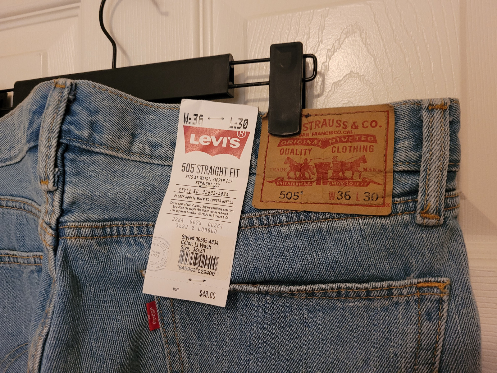 Levi’s Men’s 505 Regular Fit Straight Blue Jeans Light Wash 36×30 NWT Cotton