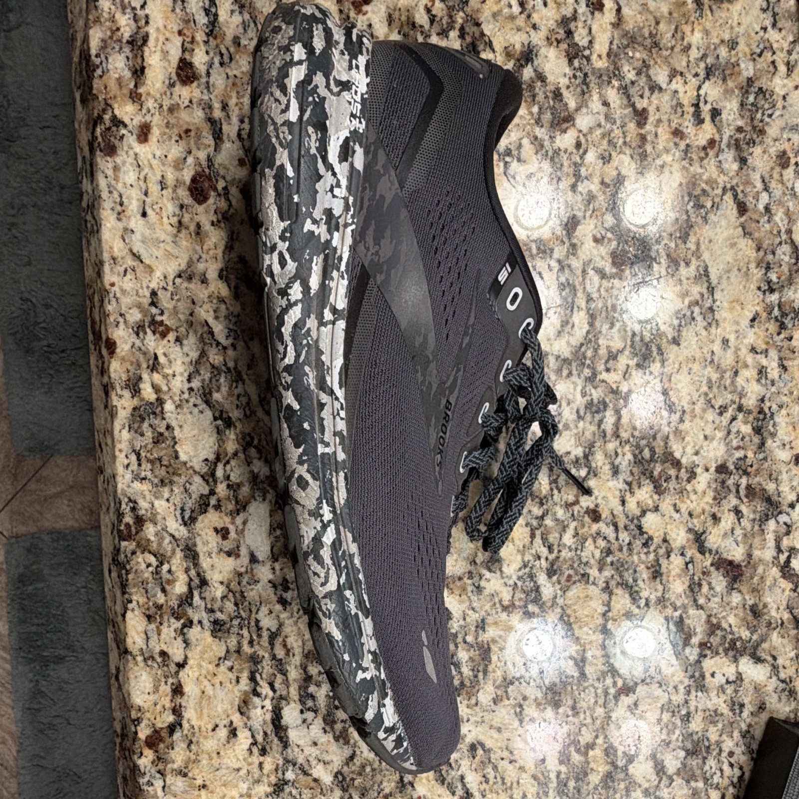 Brooks Ghost 15 Men’s Gray/Black/White Camo Mesh Lace-Up Running Sneakers
