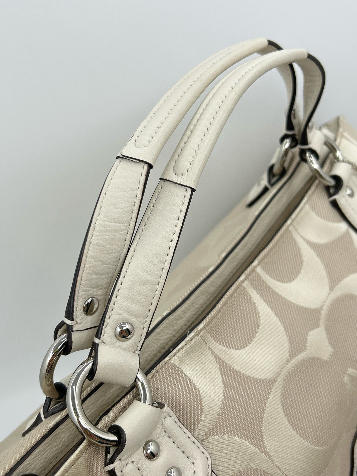 Coach Beige Signature Print Women Coach Campbell Abby Hobo #F28901 Satchel