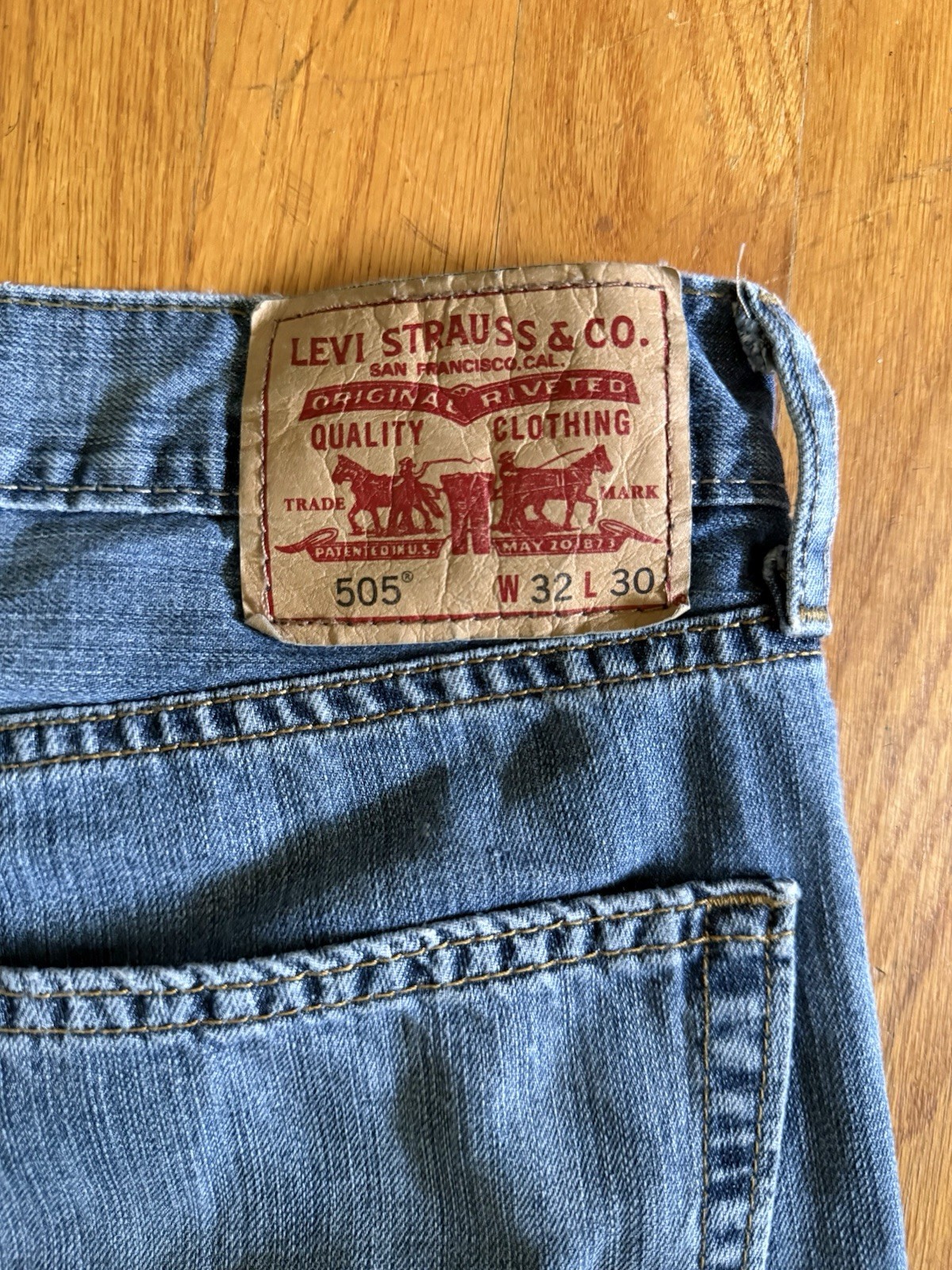 Levi’s 505 Men’s 30×32 Straight Fit Blue Medium Wash Cotton Denim Jeans Mid Rise