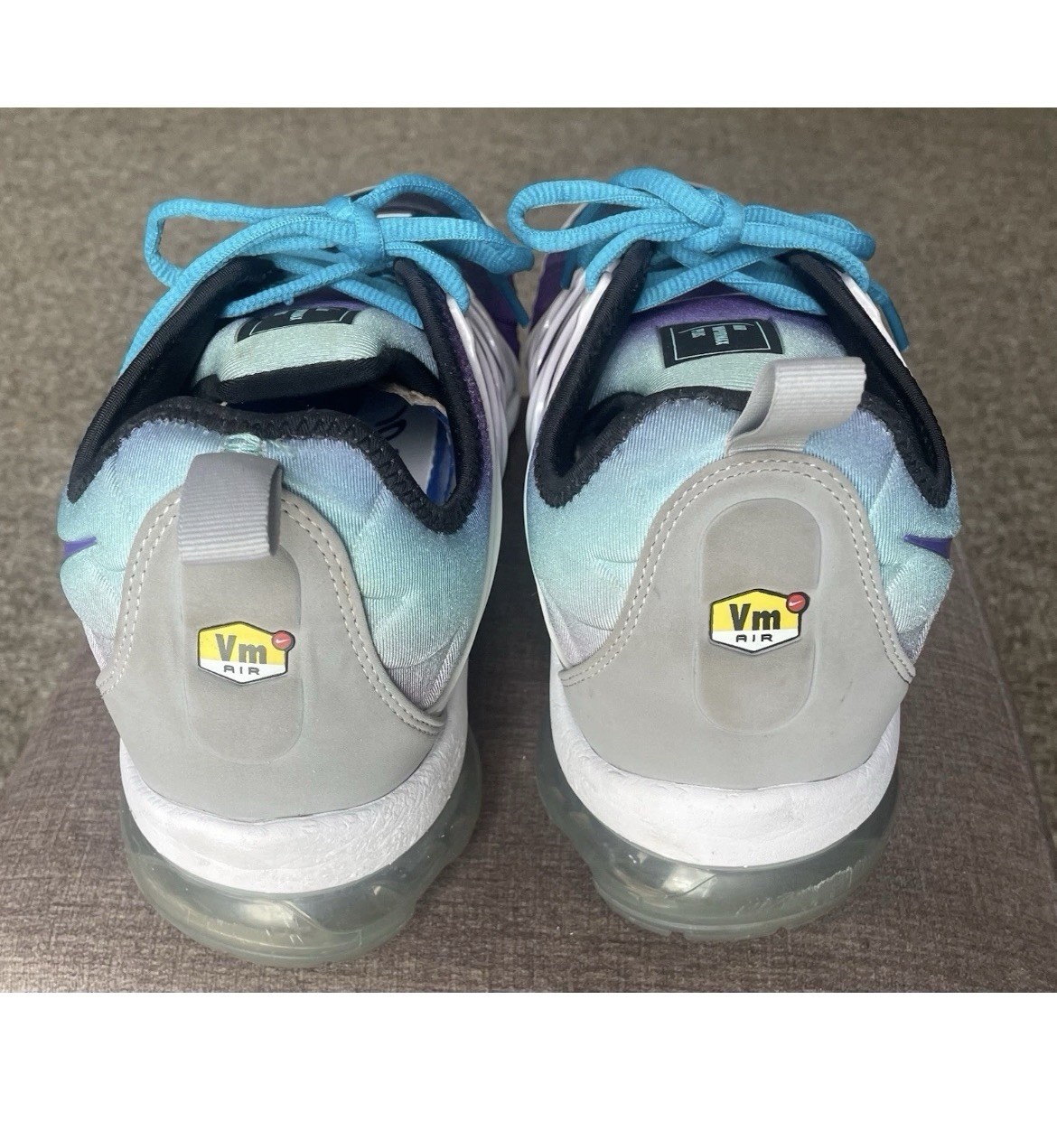 Nike Air VaporMax Plus Low Top Lace Up Athletic Sneakers Gradient Blue Purple