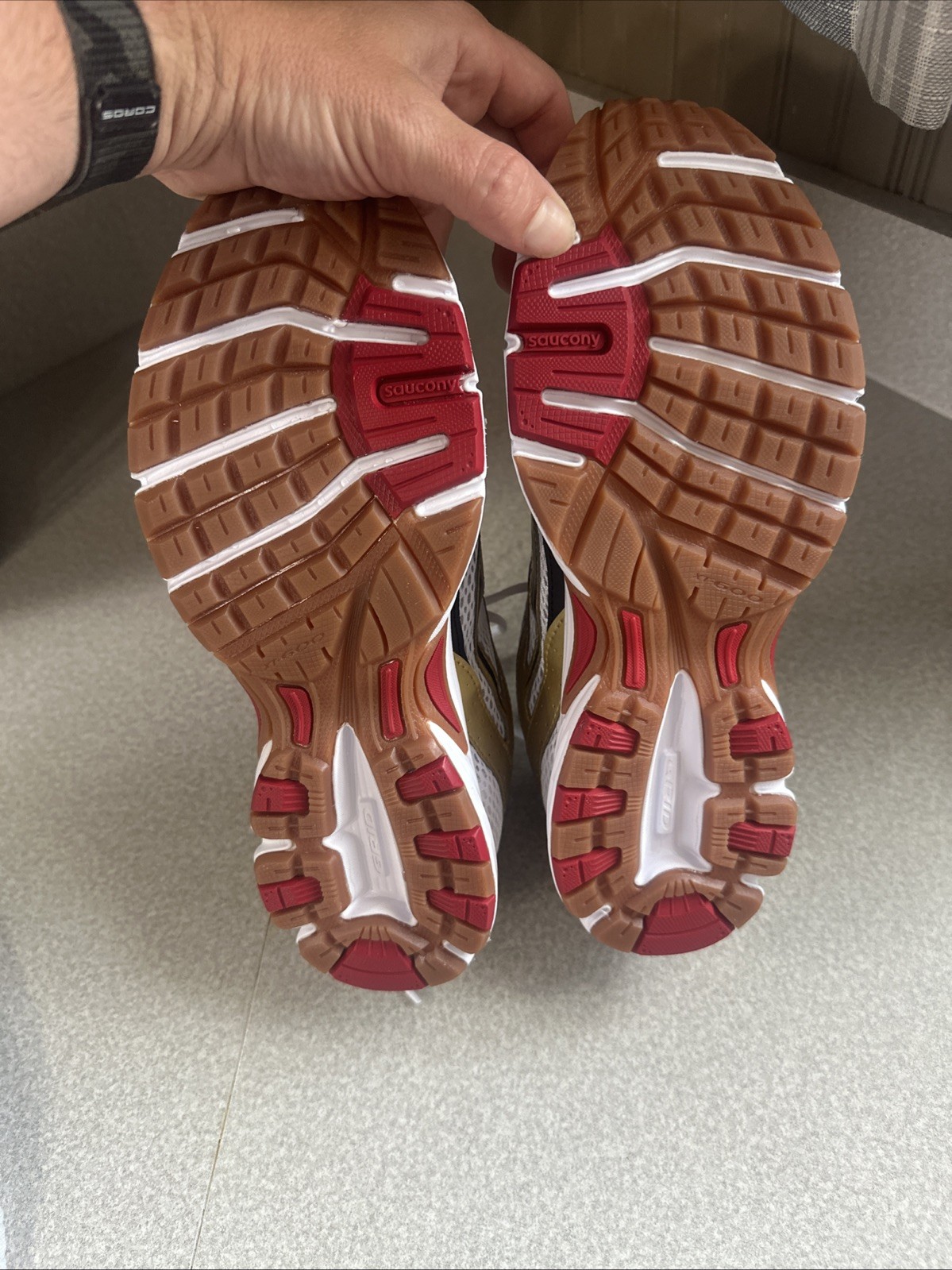 Saucony Ride Millennium Pro Pack Men’s Size 10 Retro Runners