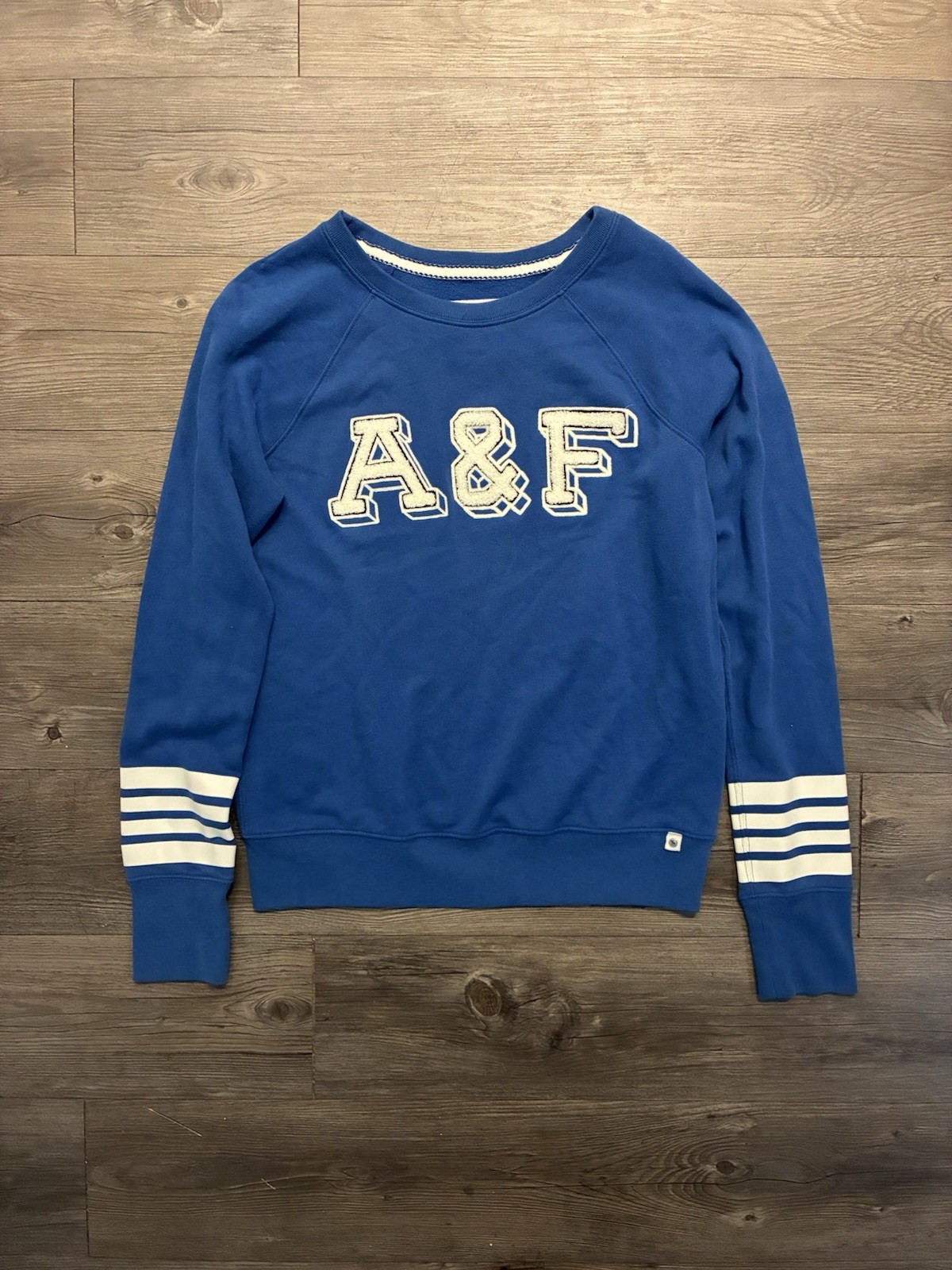 Abercrombie & Fitch Knit Top Women’s Size Medium A&F College Stripe Blue Logo