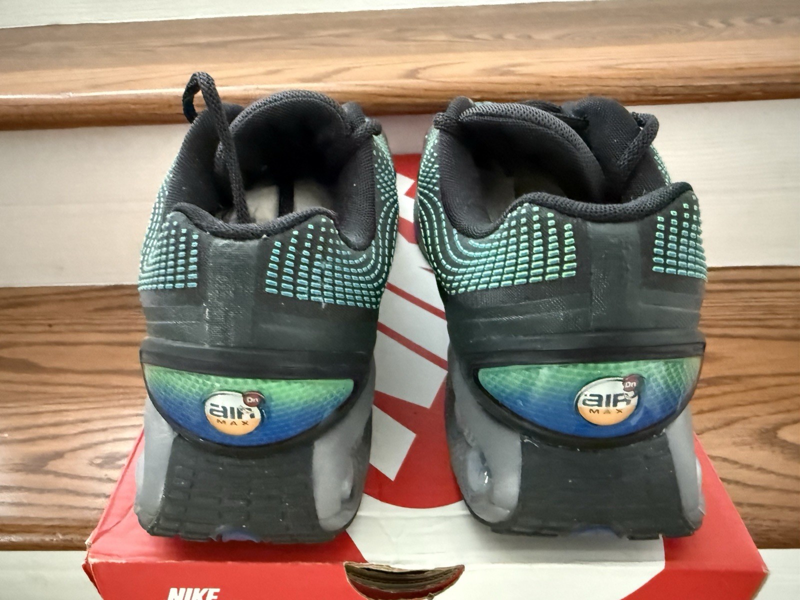 Mens Nike Air Max DN Hyper Cobalt Rage GreenbRunning Shoes Size 11 Barely worn