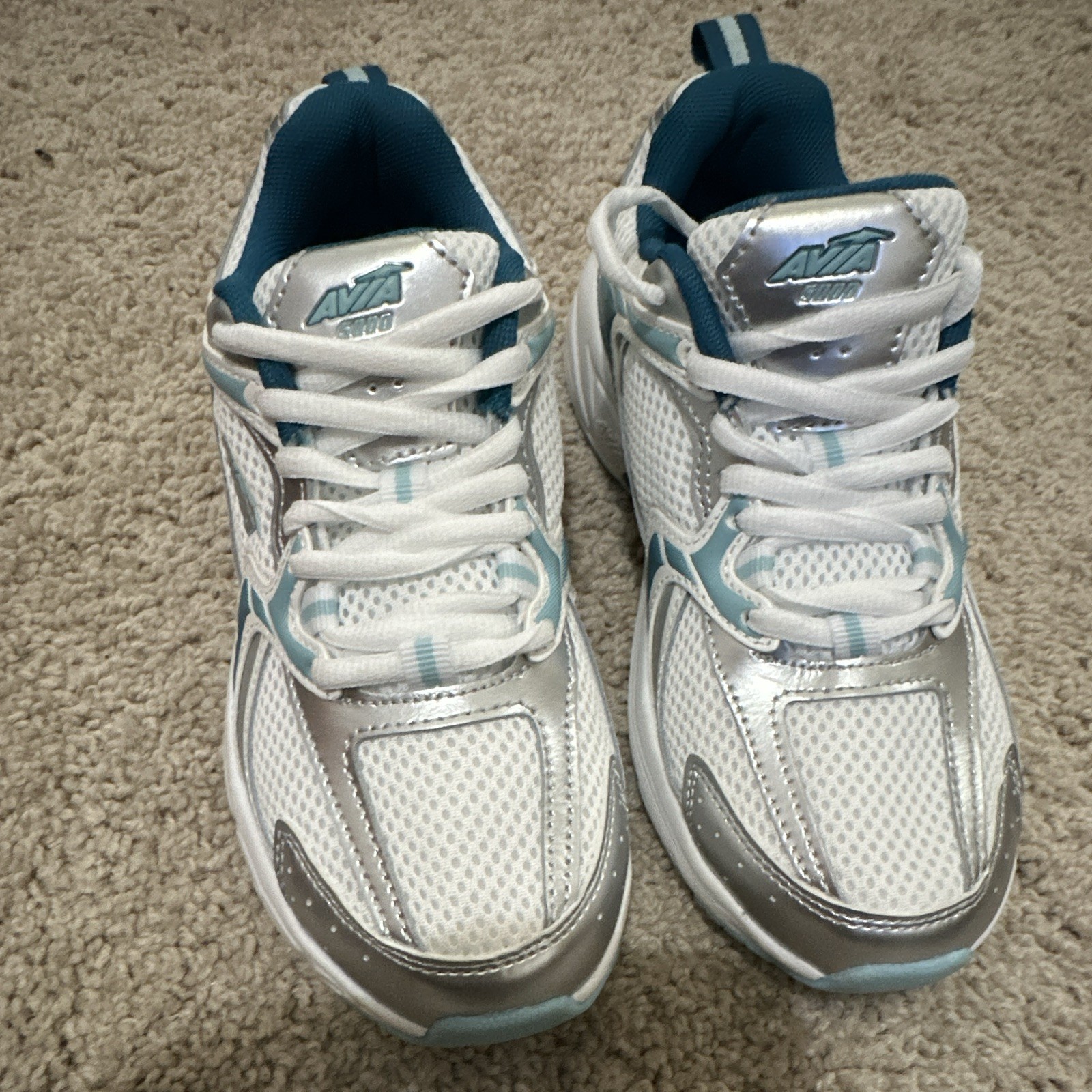 Avia 5000 Women’s Low Top Lace-Up Mesh Athletic Sneakers White Silver Blue