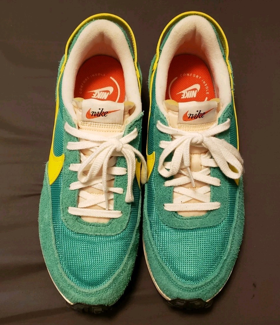 Size 11 – Nike Waffle Debut Vintage Stadium Green Opti Yellow W