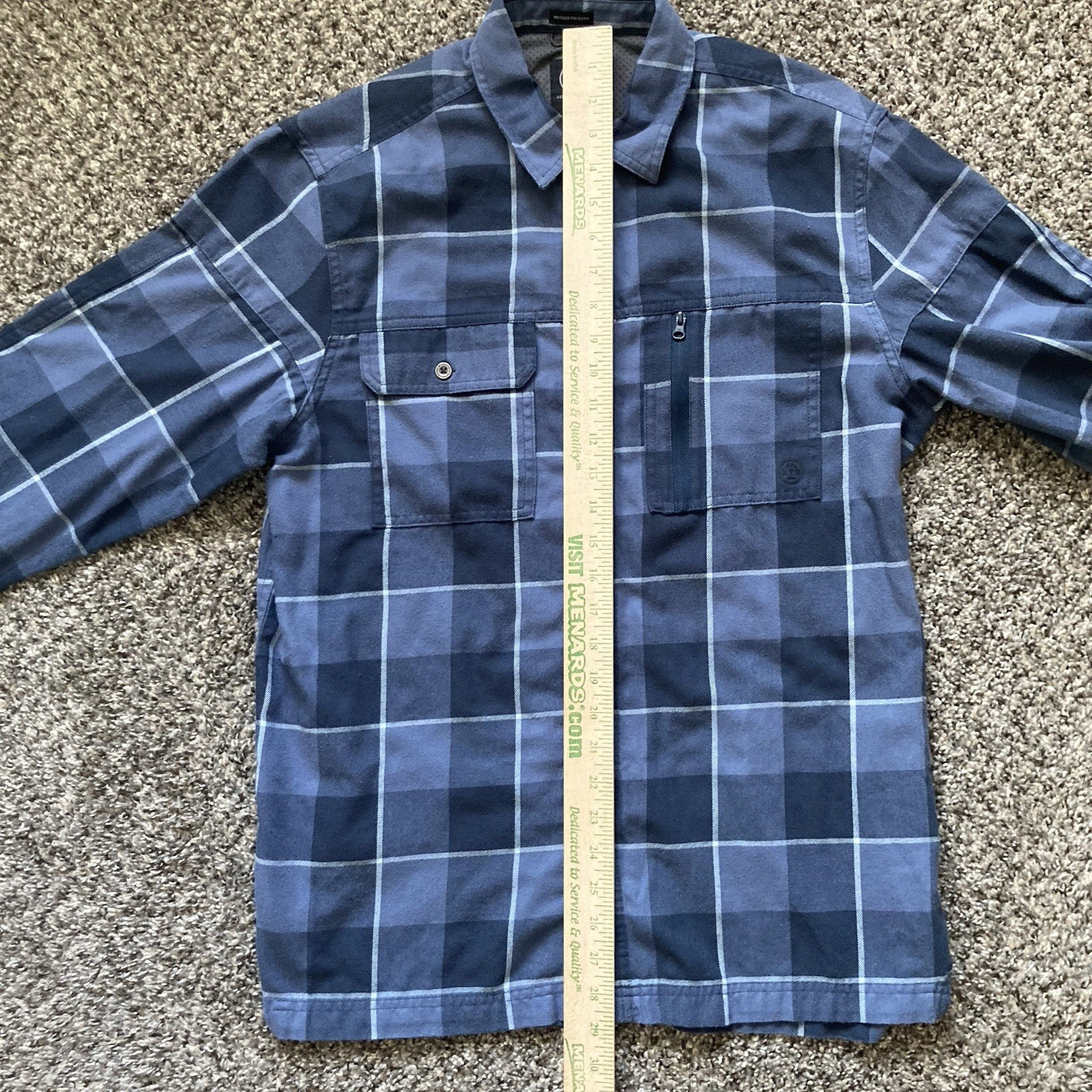 Wrangler ATG Shirt Men Medium Blue Plaid Flannel Button Up Elbow Pads Zip Pocket