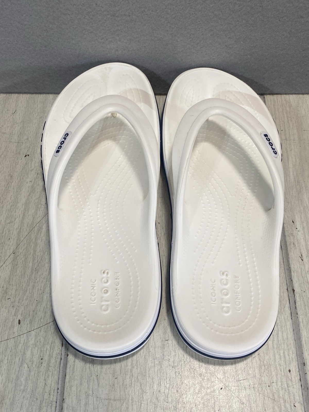 Crocs White Bayaband Flip Flops Sandals – Men’s 6 Woman’s 8 Thong Style