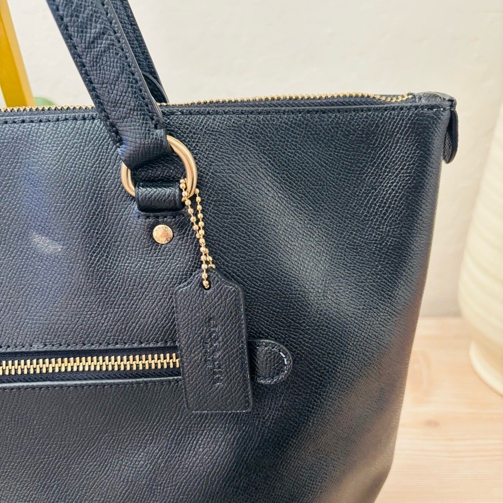 Coach Gallery Tote Bag Black Leather Gold Accents F79608