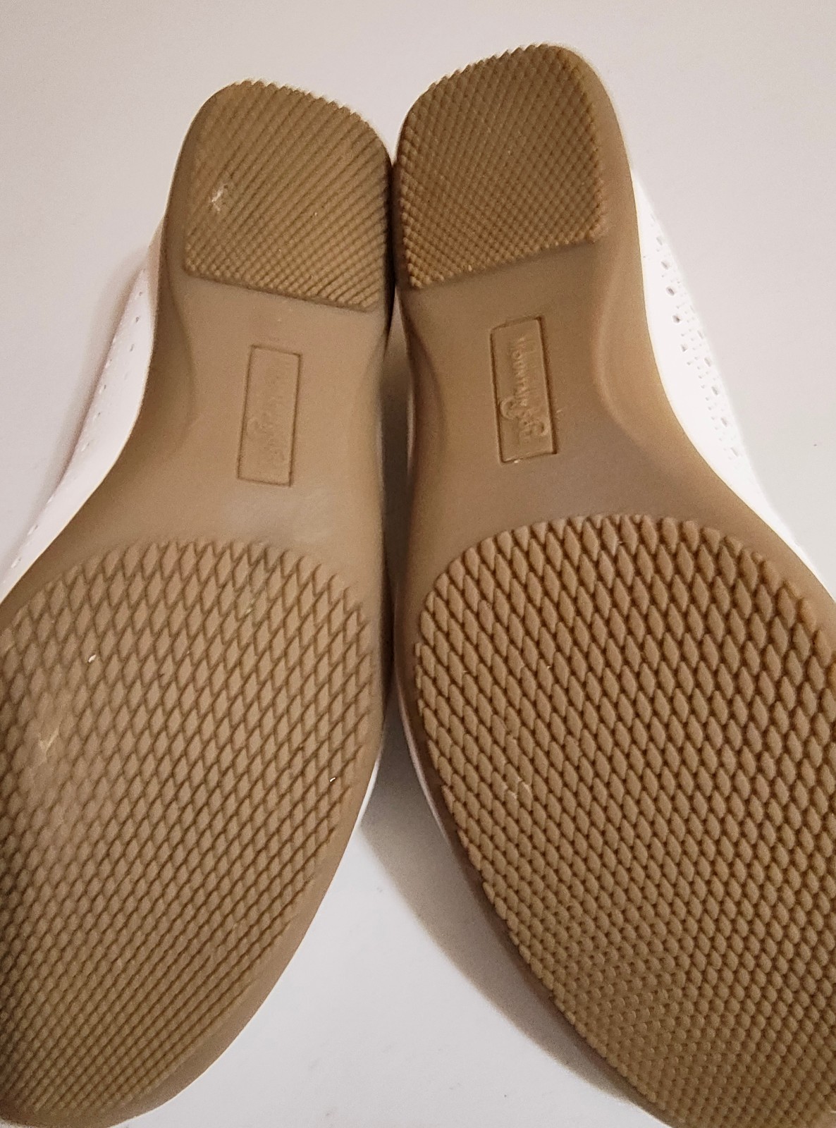 Mountain Sole by White Mountain Cliffs Cheryl Flats White Size 7