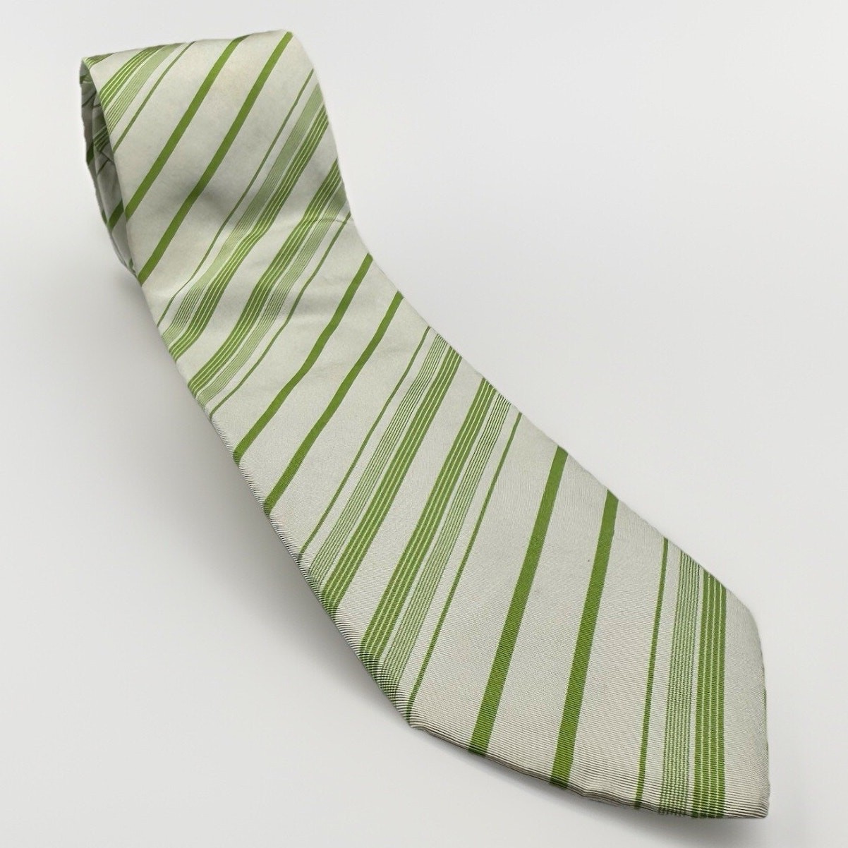 BOSS Hugo Boss Italy Silk Cotton Stripe Tie Green Ivory Diagonal 60in 3.5in GUC