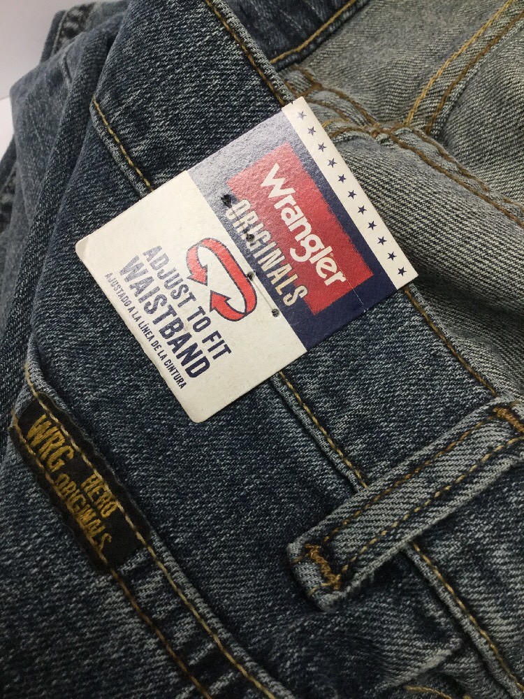 NWT Wrangler Slim Straight Adjustable Waistband Slim Straight Jeans Hazy Meadow
