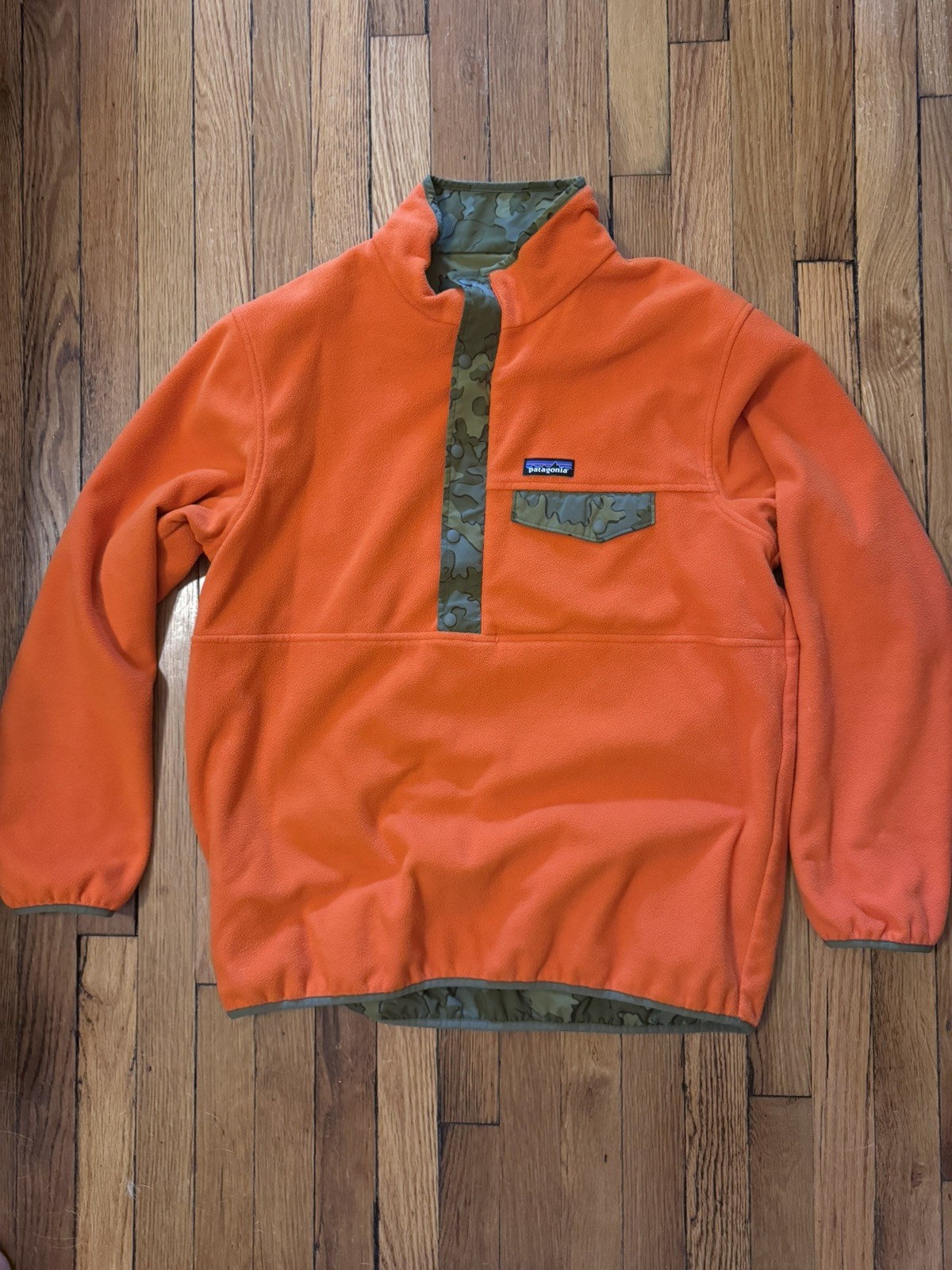 Patagonia Men’s Reversible Snap-T Glissade Pullover – Rare Camo and Orange Large