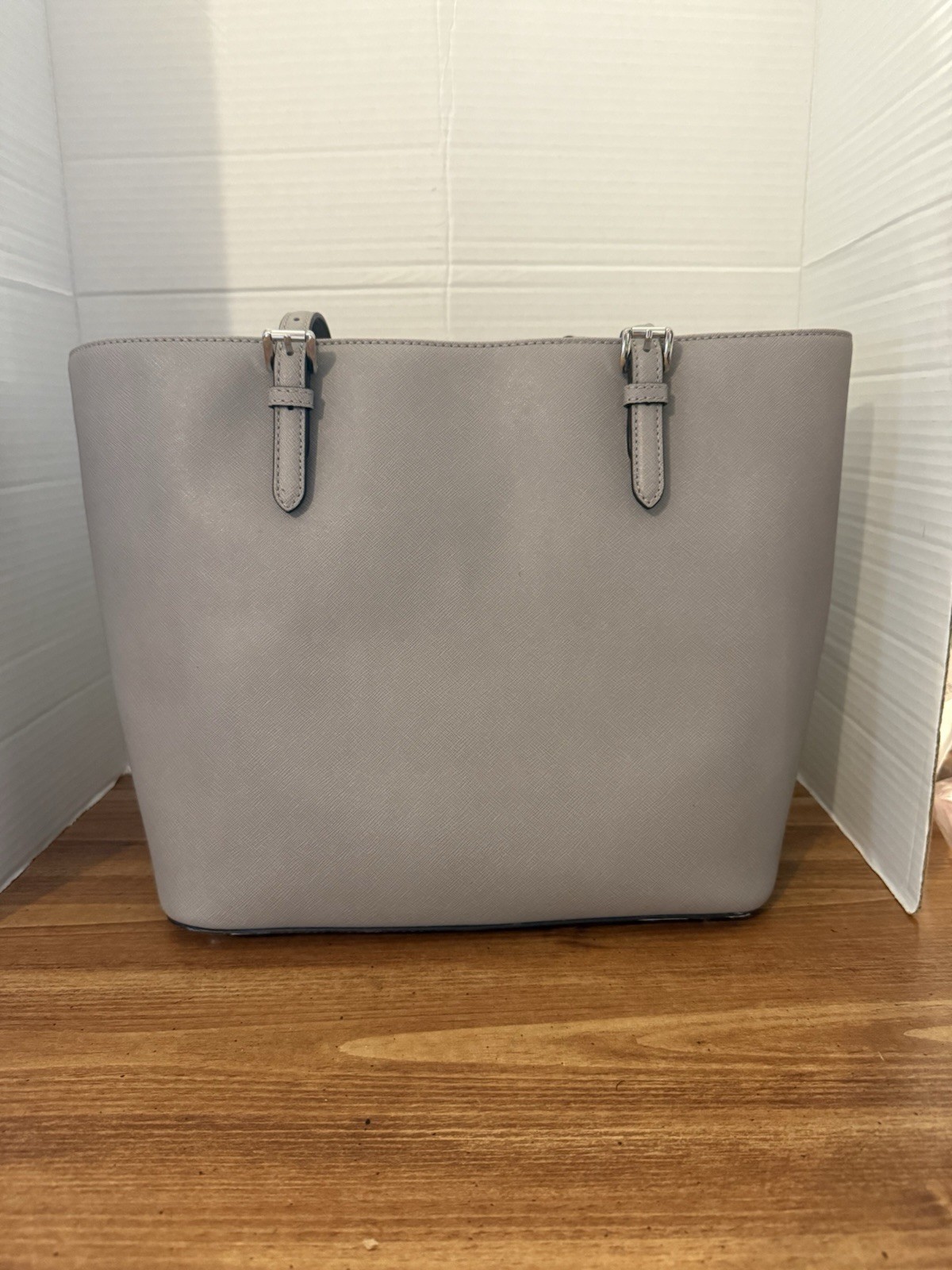 Michael Kors Pearl Grey Leather Jet Set Large Multi Function Pocket Tote Bag