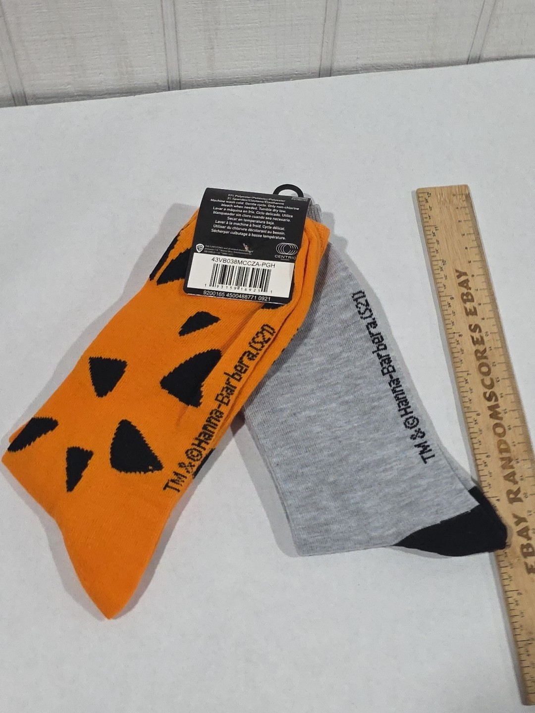 Fred Flintstone Men’s Cartoon Print Novelty Socks 2 Pairs Fits Sizes 6-12 NWT
