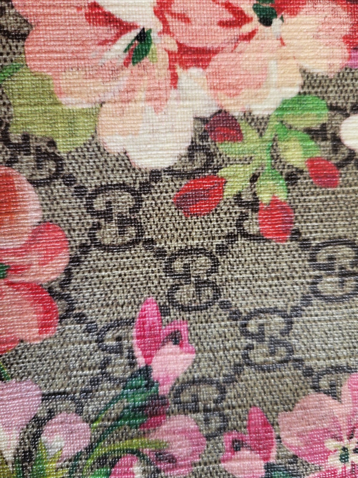 Gucci Rose GG Supreme Canvas Blooms Zip Pouch