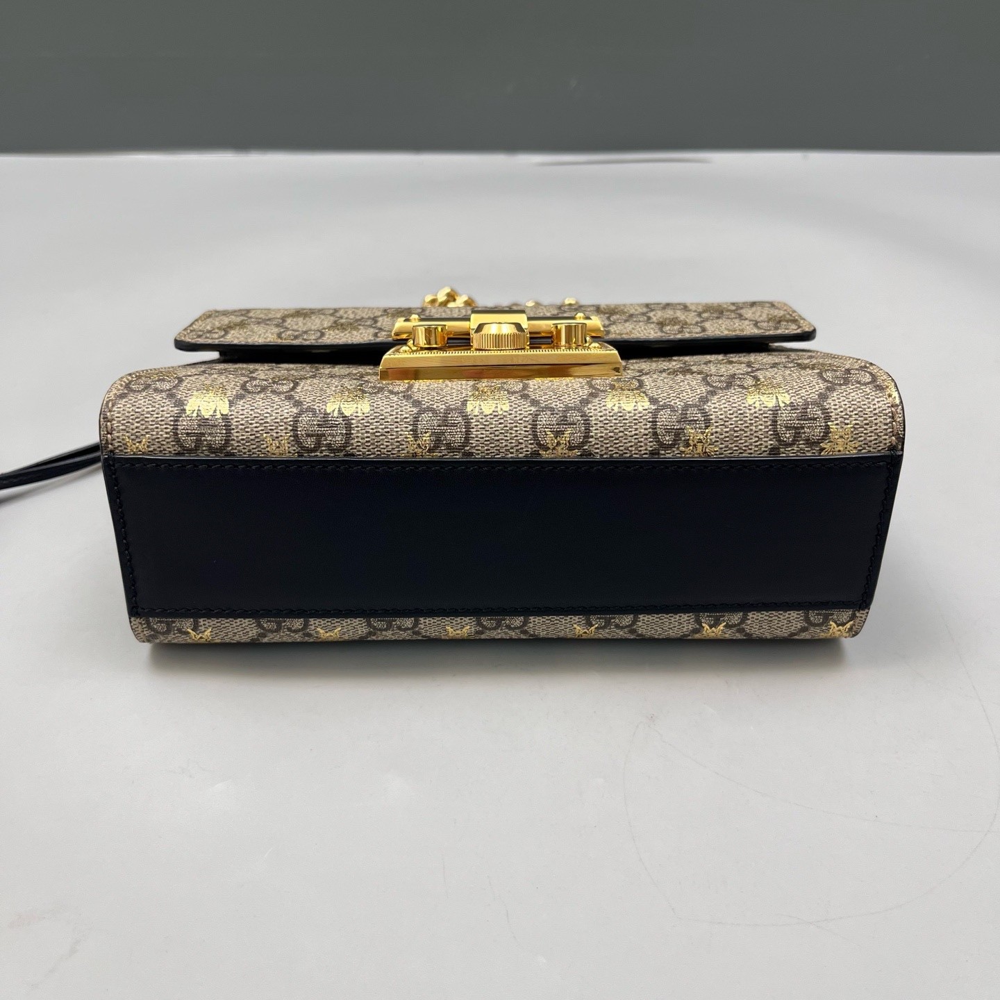 Gucci Pre-Owned Authentic Luxury Handbag 20*13*7 Free Tracked Shipping