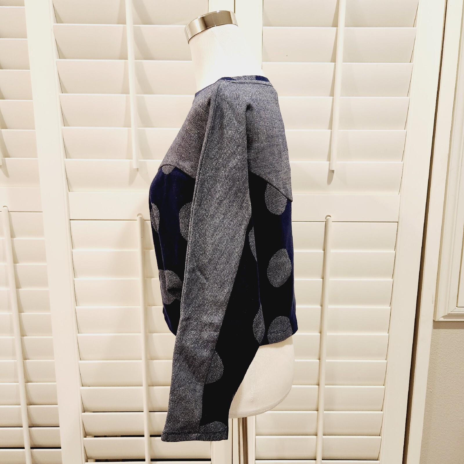 NWT POSTMARK Anthropologie Navy Metallic Dot Cropped Sweatshirt Size XS C261