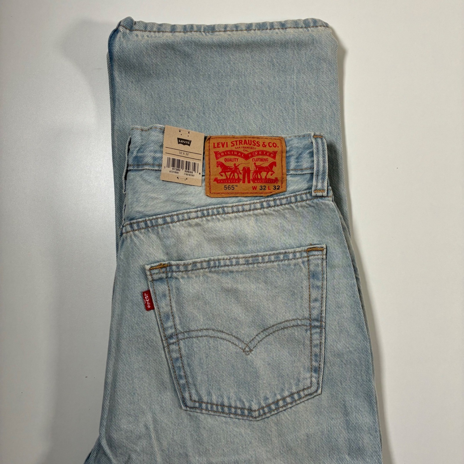 NEW Levi’s 565 ’97 Loose Straight Jeans Mens 32×32 Light Wash Denim A72210001