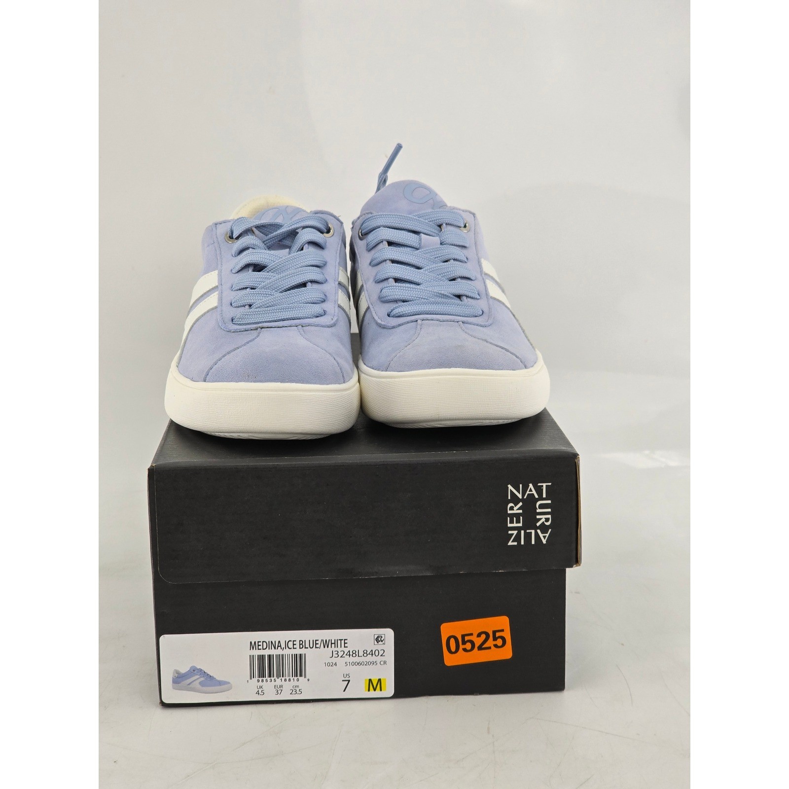 Naturalizer Medina Sneakers Womens Size 7 Ice Blue White Suede Leather – New