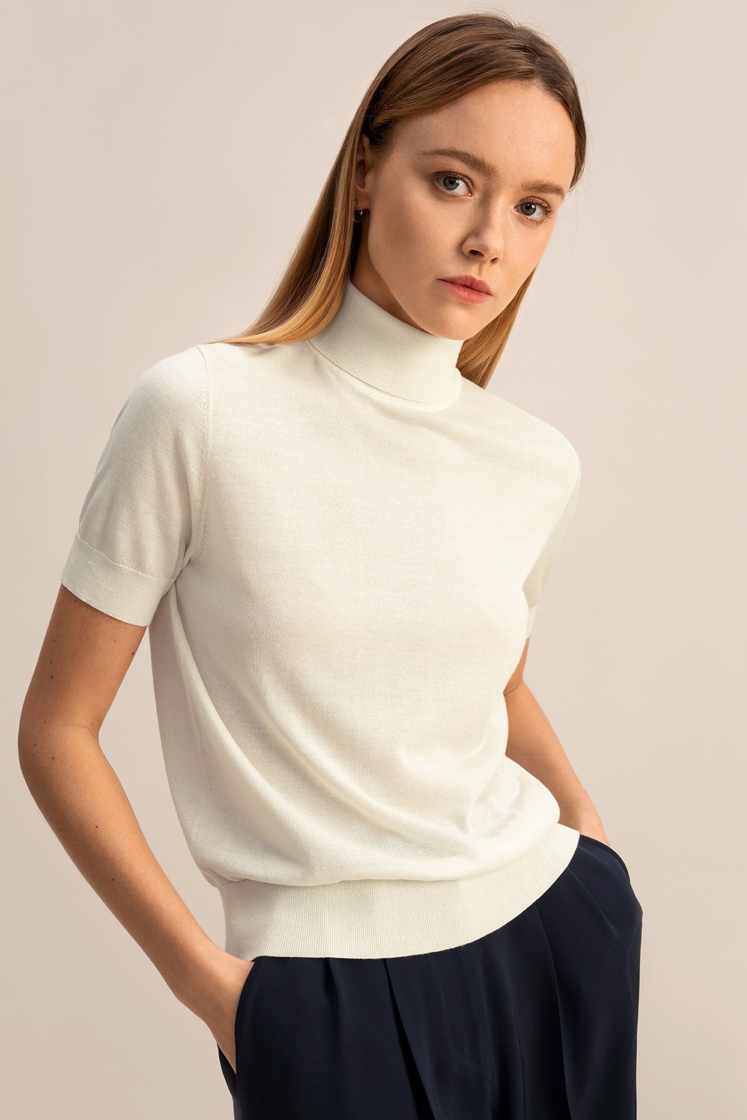 $139 / LILYSILK Solomon SILK-CASHMERE Short-Sleeve TURTLENECK SWEATER – S