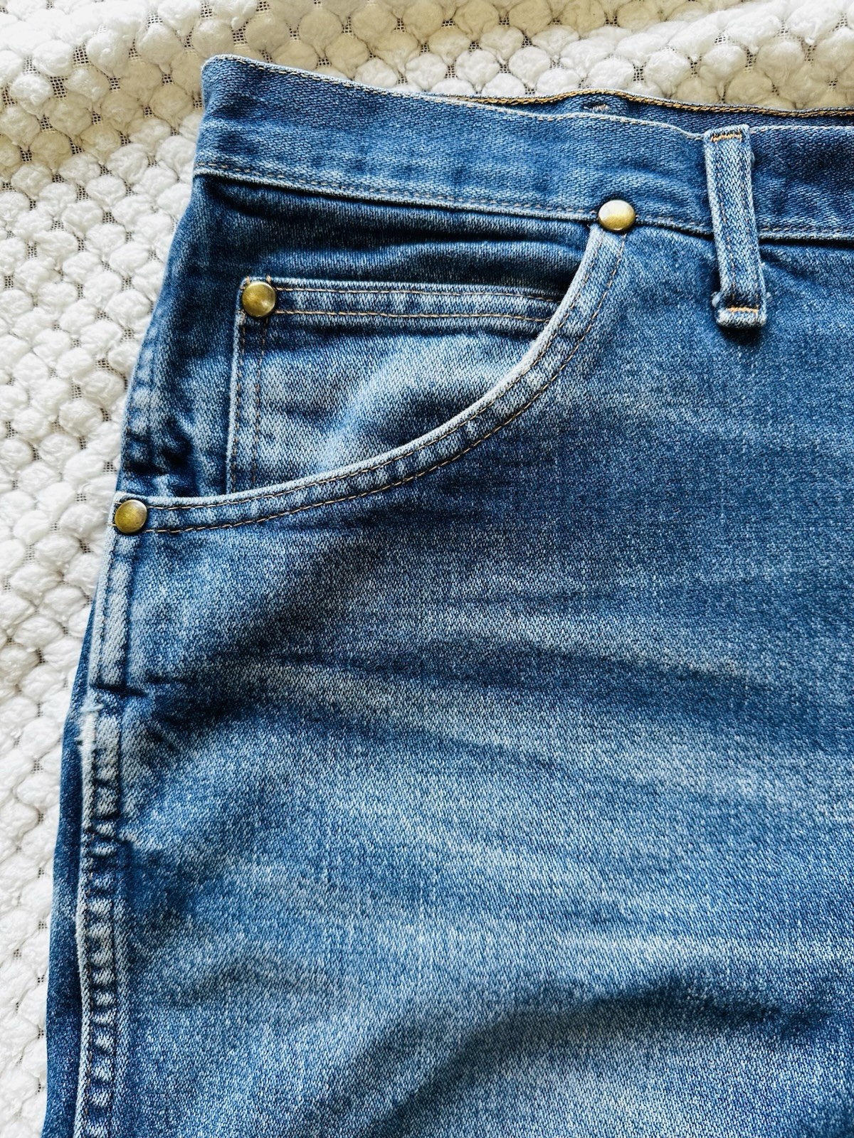 Wrangler 47MWZ Mens 38×30 Distressed Regular Fit Cowboy Denim Blue Jeans