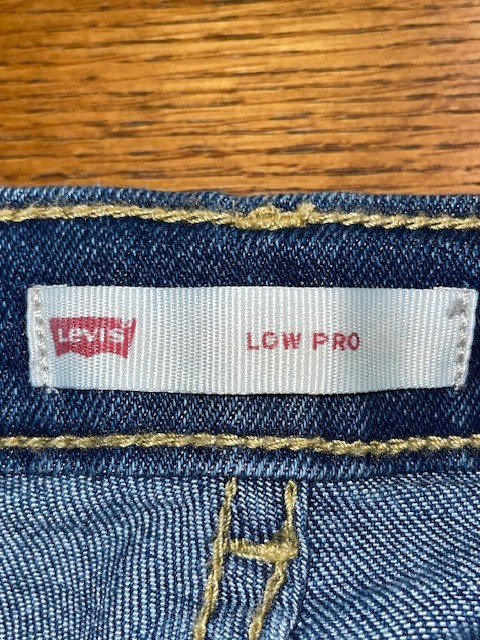 Levi’s Low Pro Straight Blue Denim Jeans – Women’s Size 12 Reg (W28 X L28) – New