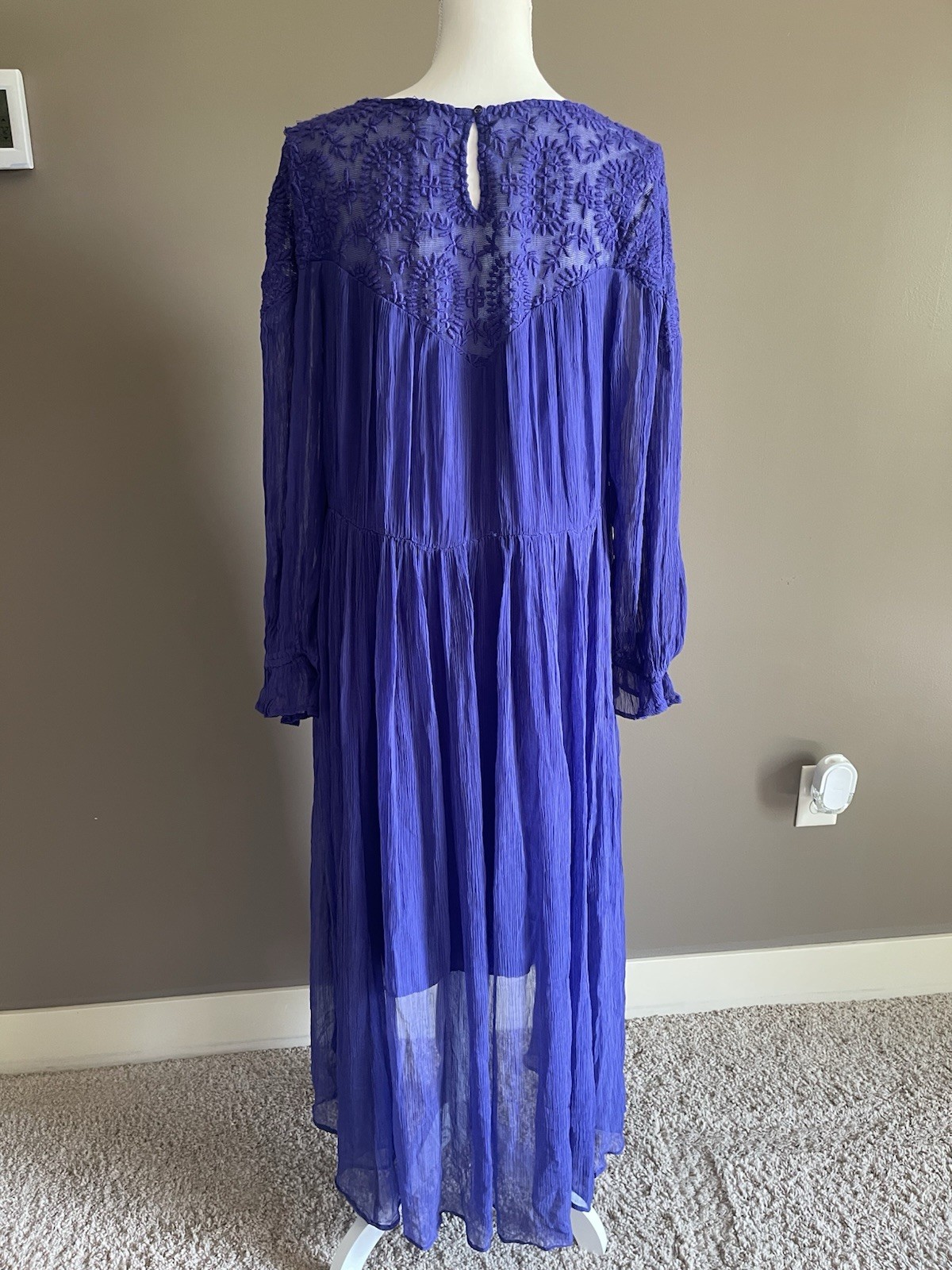 Sundance Woman’s Embroidered Long Ruffle Purple NWT Chiffon Maxi Dress Medium