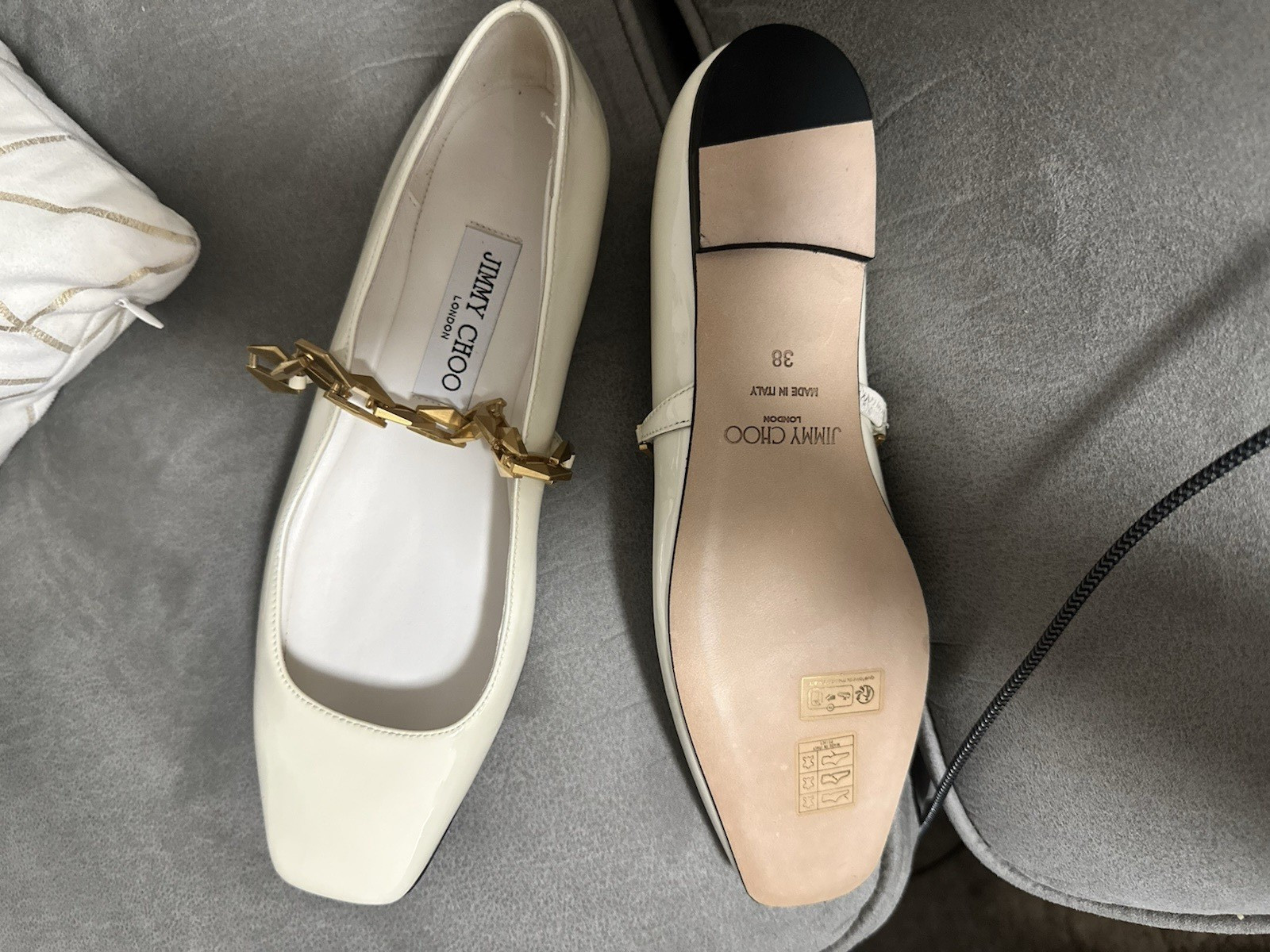 Jimmy Choo Women’s Ivory Patent Leather Square Toe Chain Flat Slip-On US 8