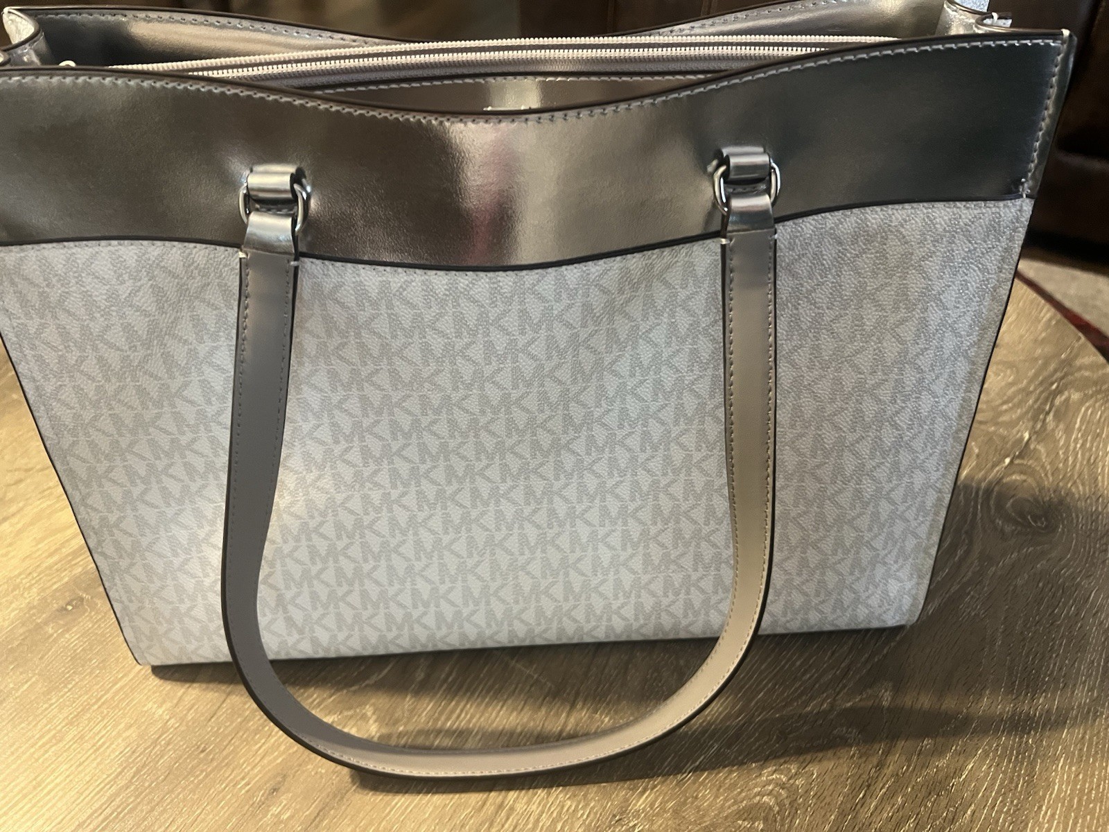 Michael Kors Gray/Black Logo Zip Tote Bag Silver Hardware Pockets Lined