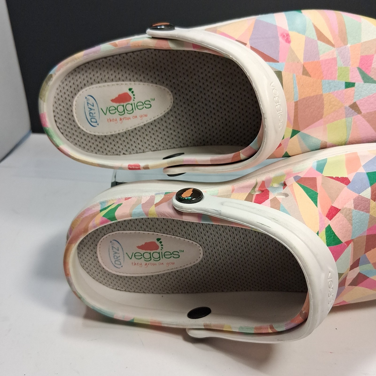 “Veggies” Croc Alternative Multi-color Padded Removable Insole Clogs Size 9
