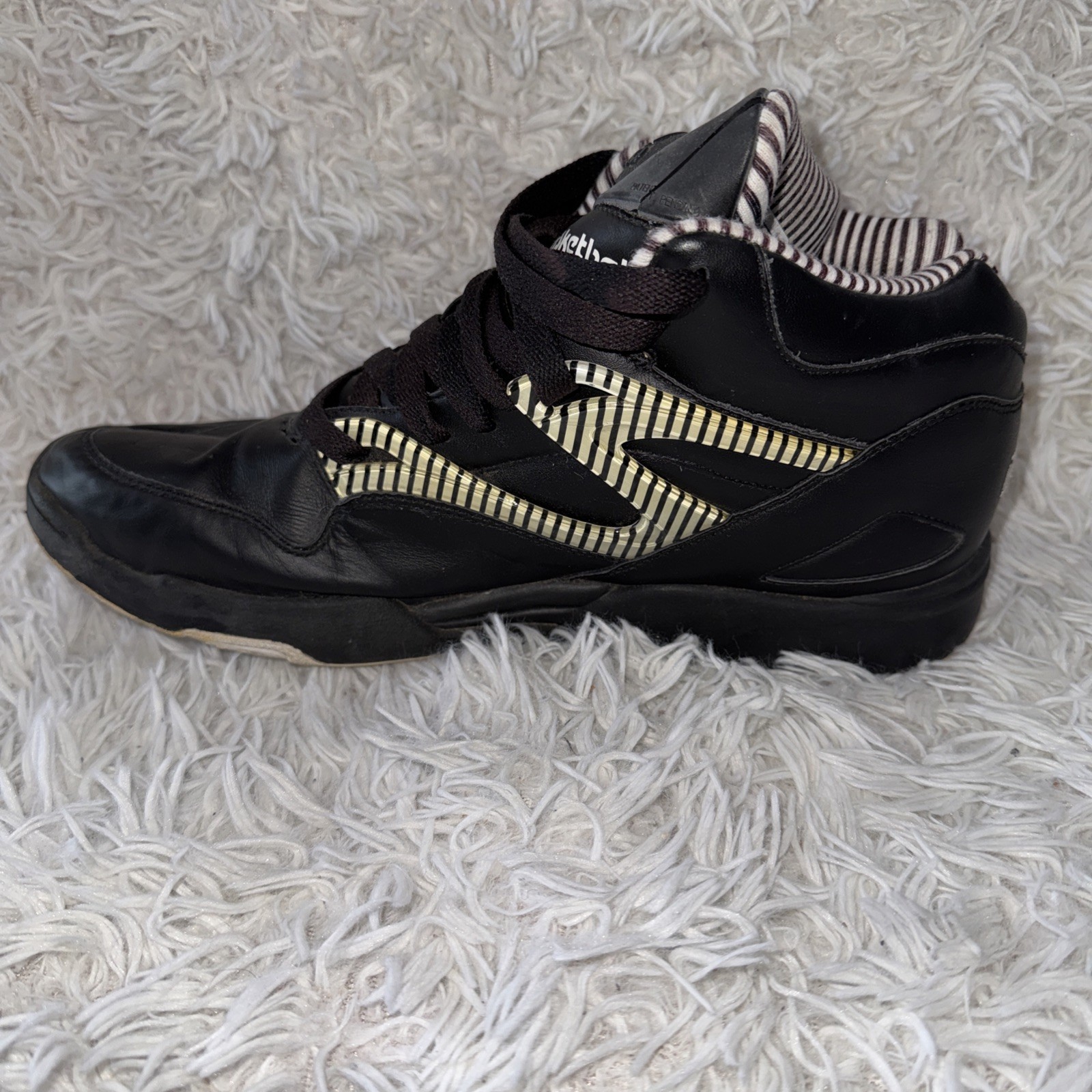 Reebok Men’s Pump Omni Zone II Basketball Shoes, Size 13 Black High-tops